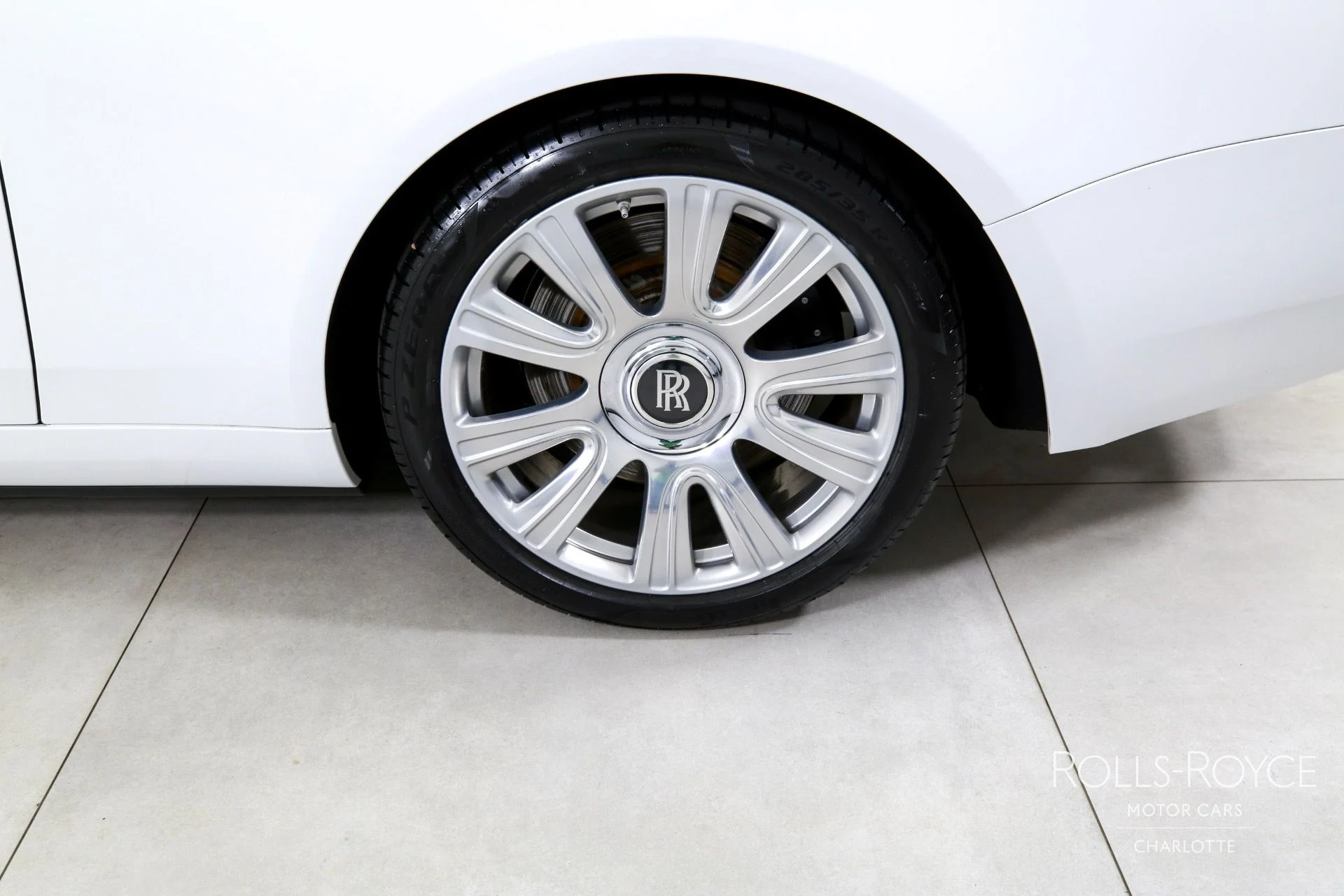 mph030_1132344190_Used_2019_Rolls_Royce_Dawn_1750192596_0f8c20aeb9