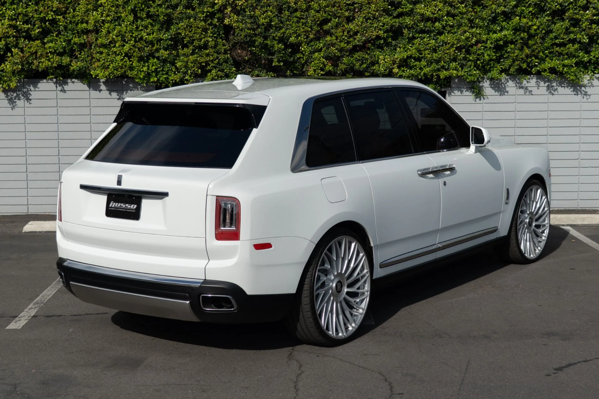 mph030_1137293487_Used_2022_Rolls_Royce_Cullinan_1758310349_d853af8024