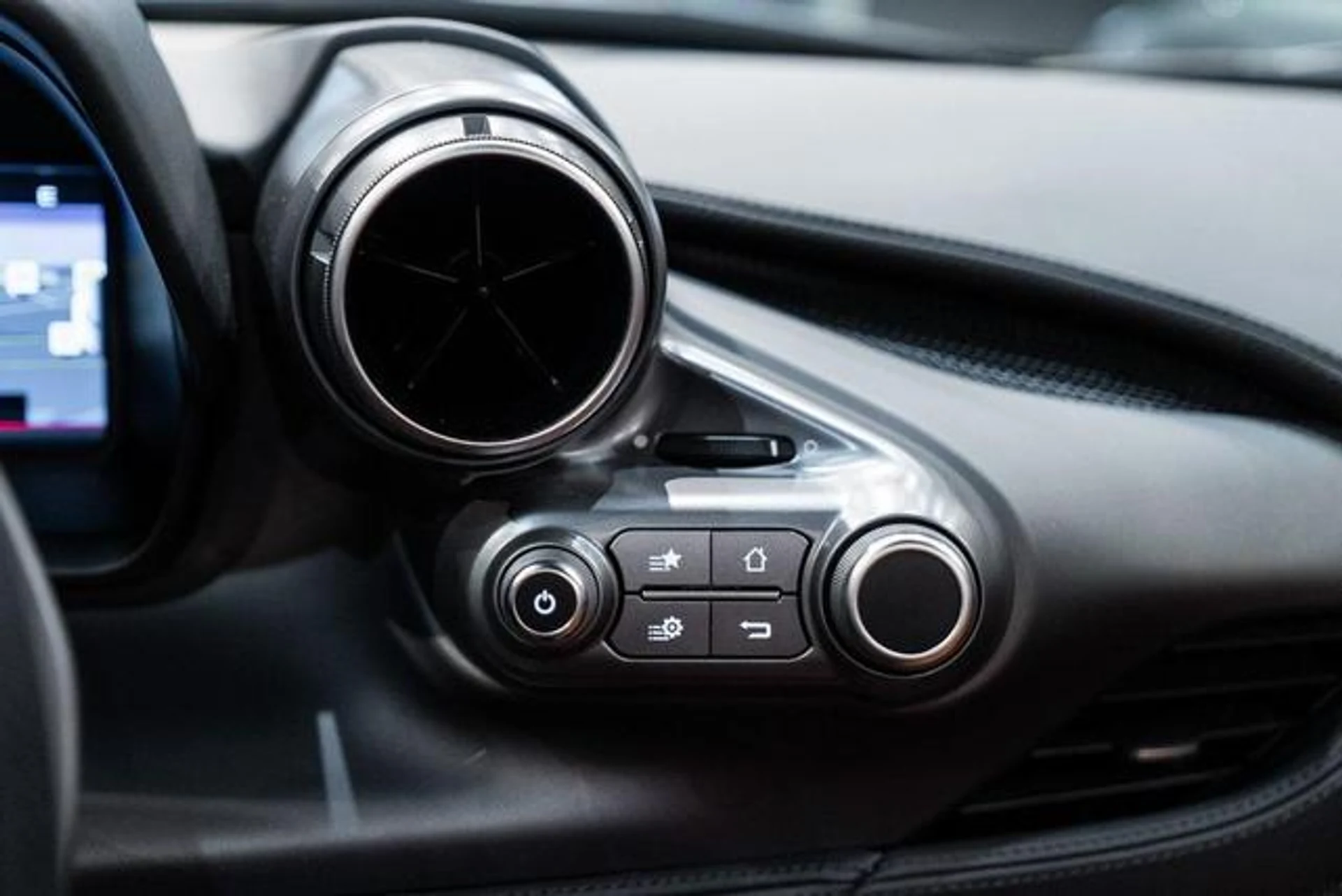 mph030_1147275746_7v_yfvigu_Ff_XQ_Ib_GT_8s_g_Uu_L03_A_c051014998