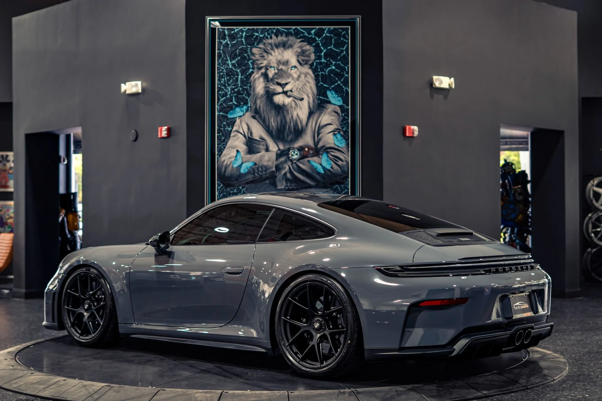 mph030_1151110443_Used_2026_Porsche_911_GT_3_Touring_Lightweight_Package_1776110091_b938bd2e68