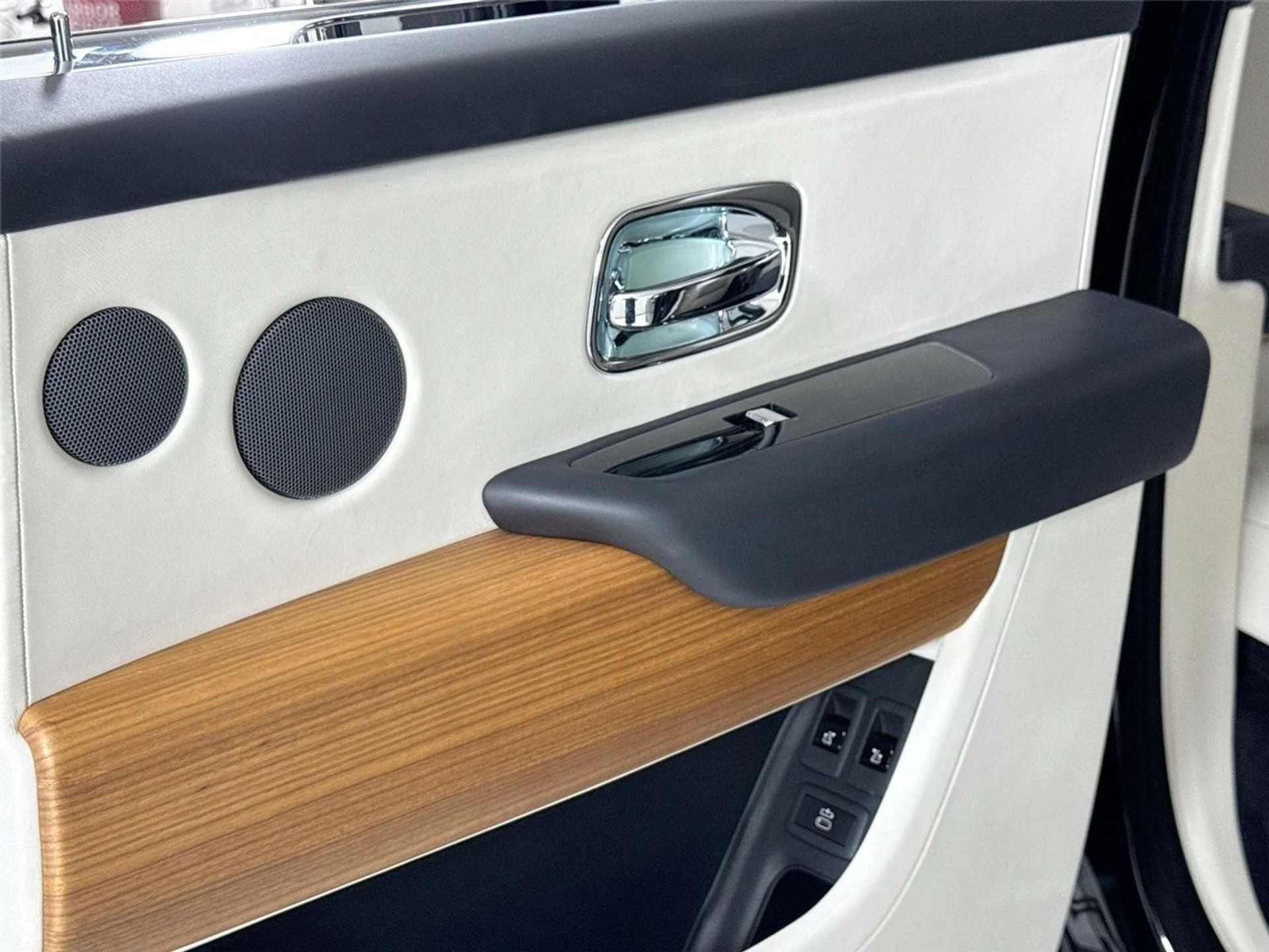 mph030_1151374258_6235018f39b97dd4a14c6e5de0e98953_0717273a97