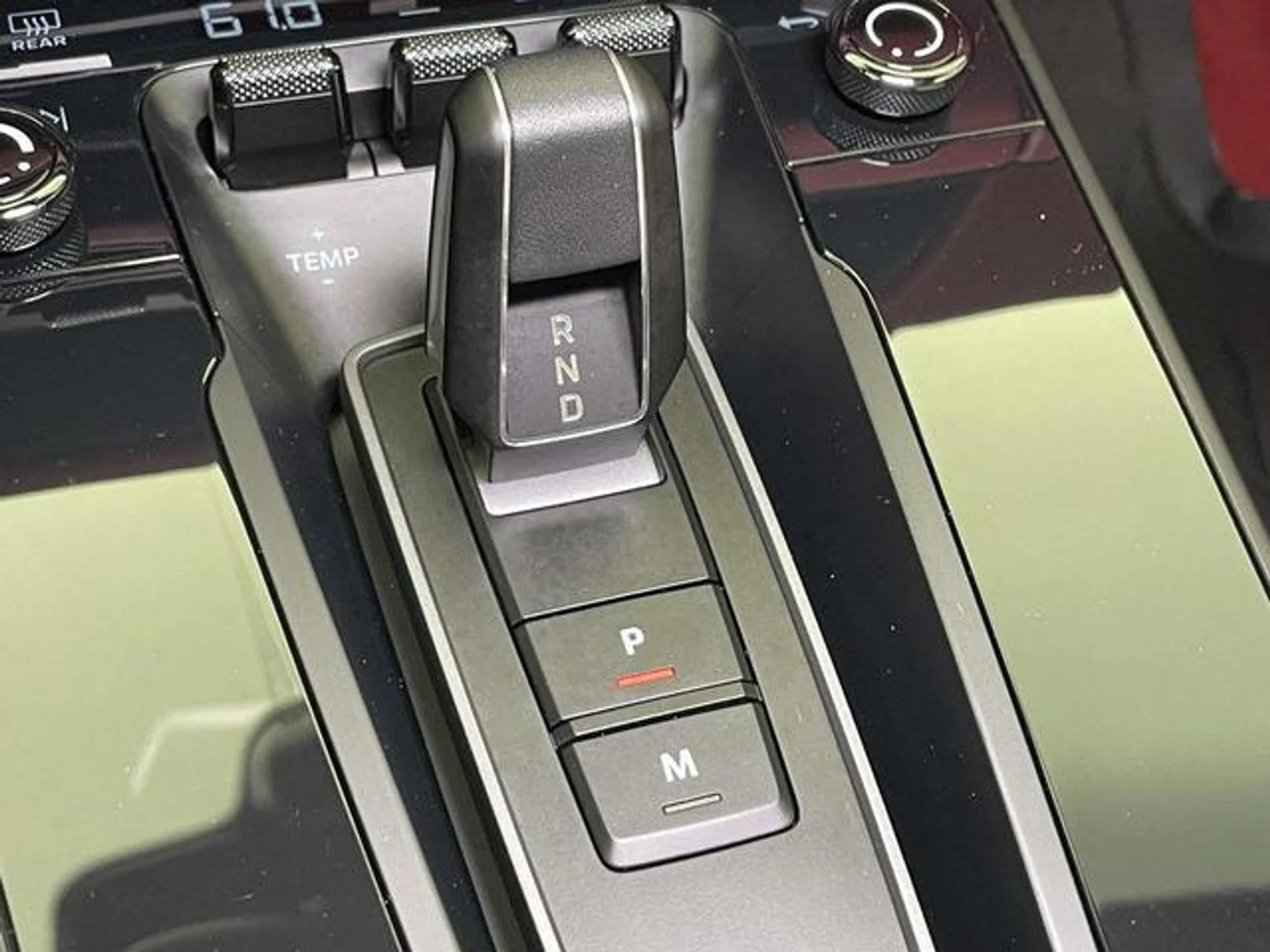 mph030_115197431_Q_Iz_YF_Yk1a_L6x_T6d_Yi_Dd_Z2w2_GBMM_2da80e404b