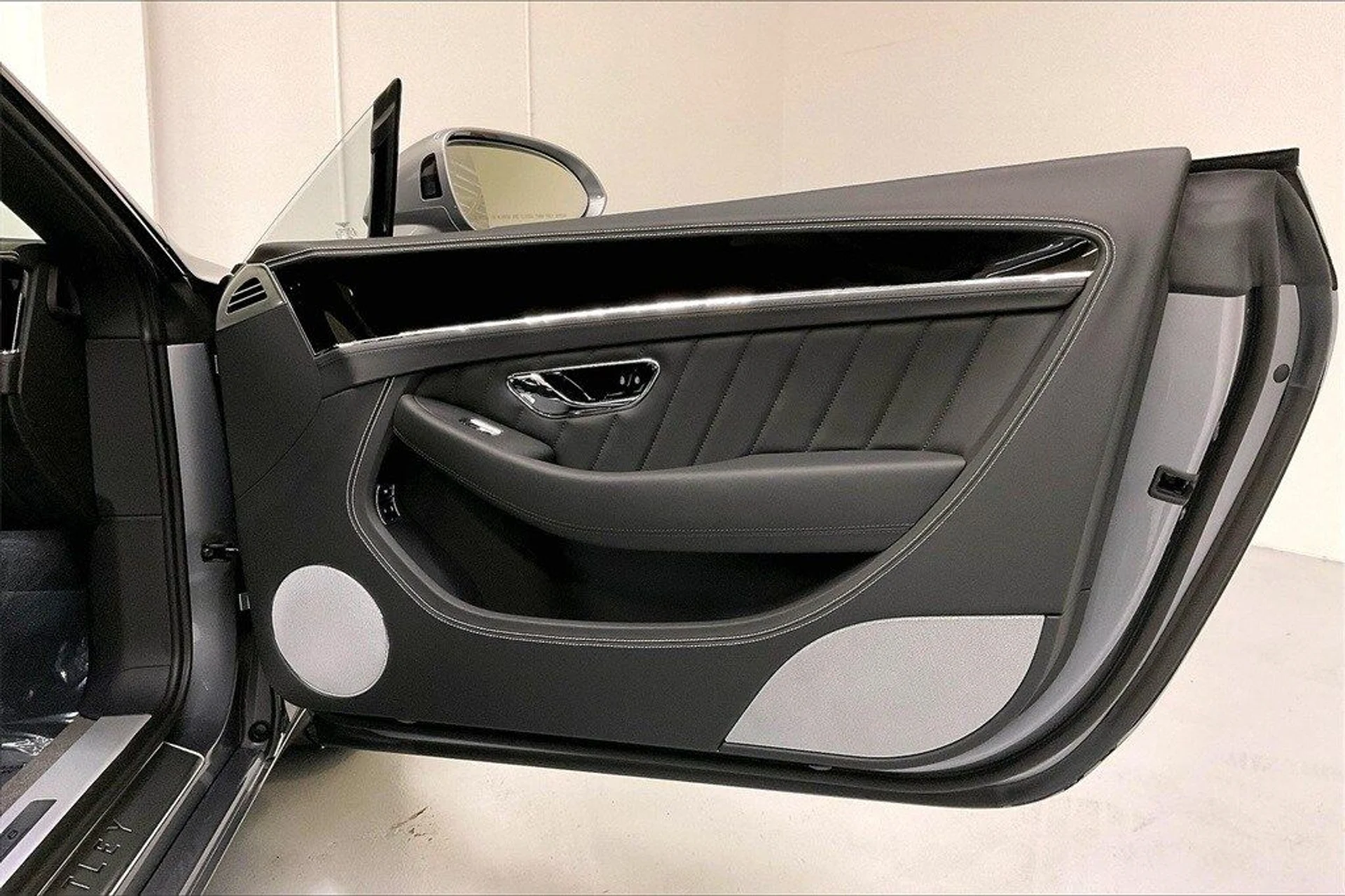 mph030_116214275_3ce08aae24a1a9d6a959cde187b84842x_33271d35f3