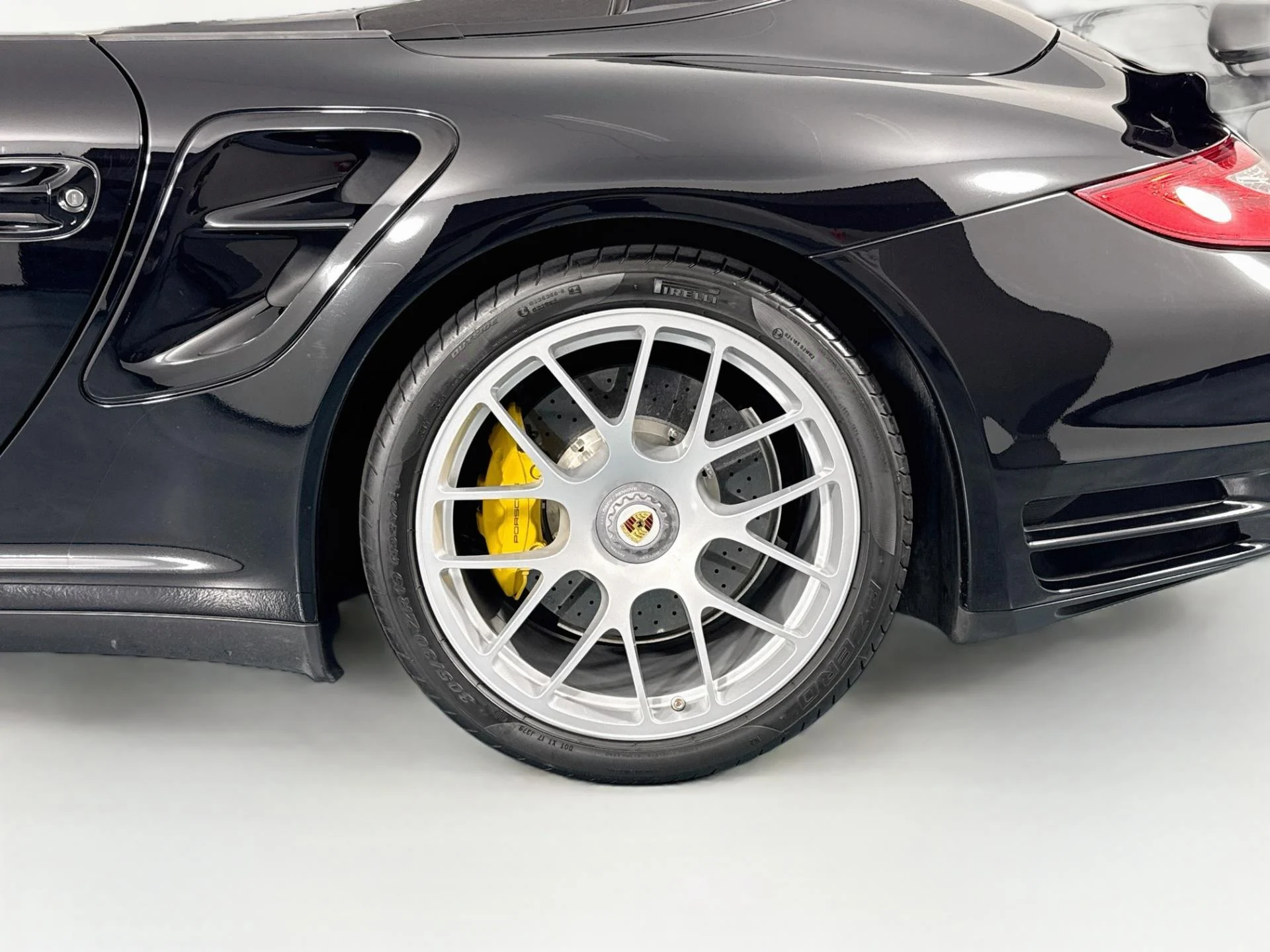 mph030_1167123555_Used_2012_Porsche_911_Turbo_S_1792607193_09aadc1d5b