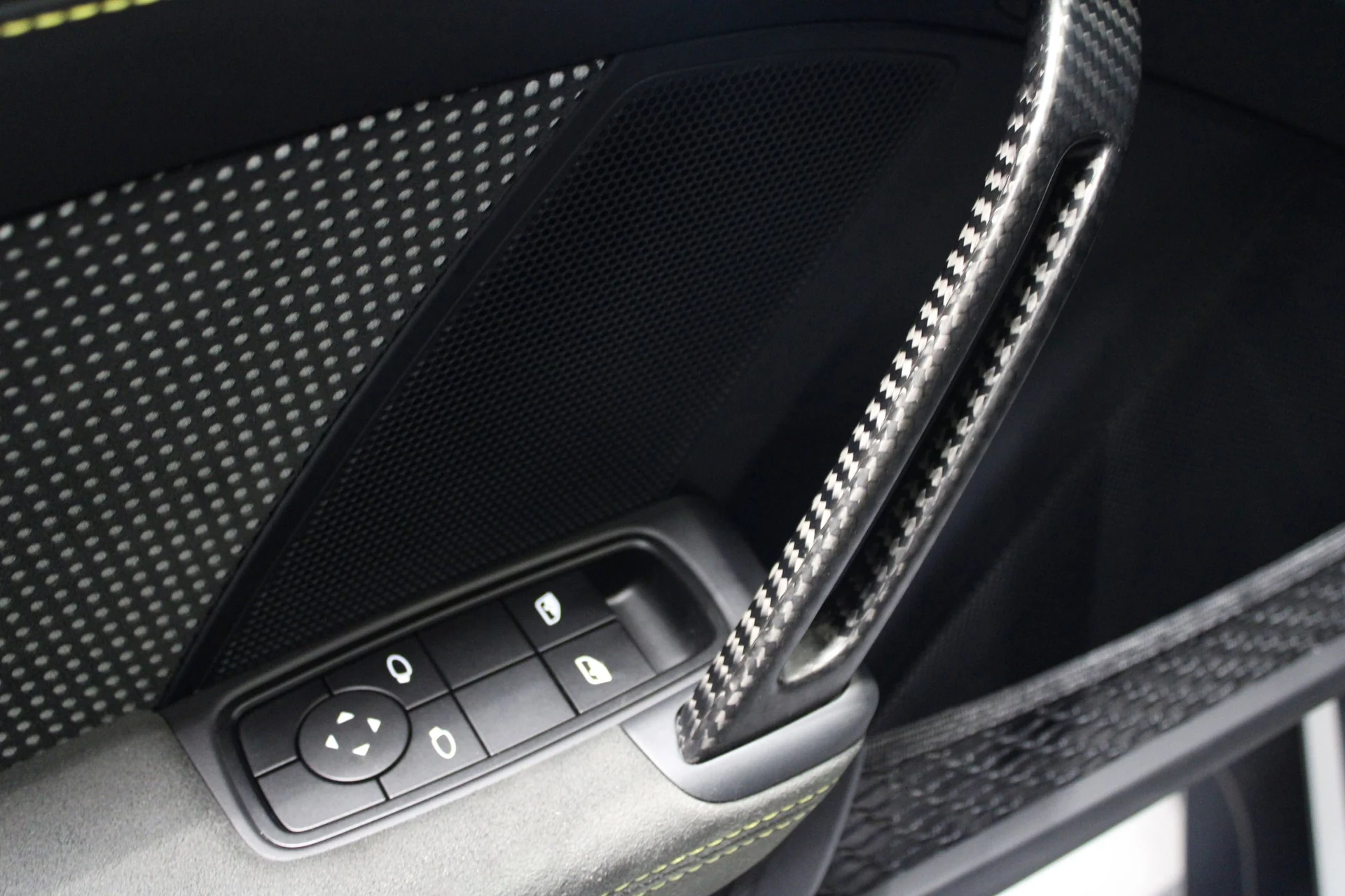 mph030_1167231443_e1662be2a3580043b7d7c0e16f887a6dx_fbdd094bae