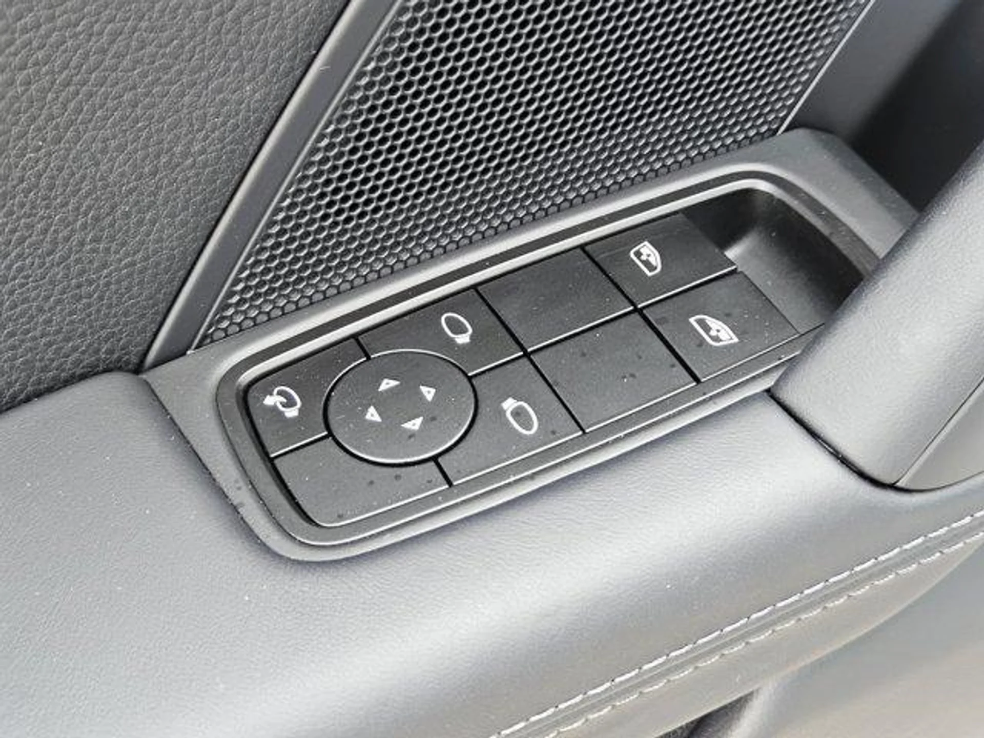 mph030_1173174306_NRR_1_VB_Hue_SK_Anxs_E_Ie0_O_Xks_J_Lt8_ad9ea727cb