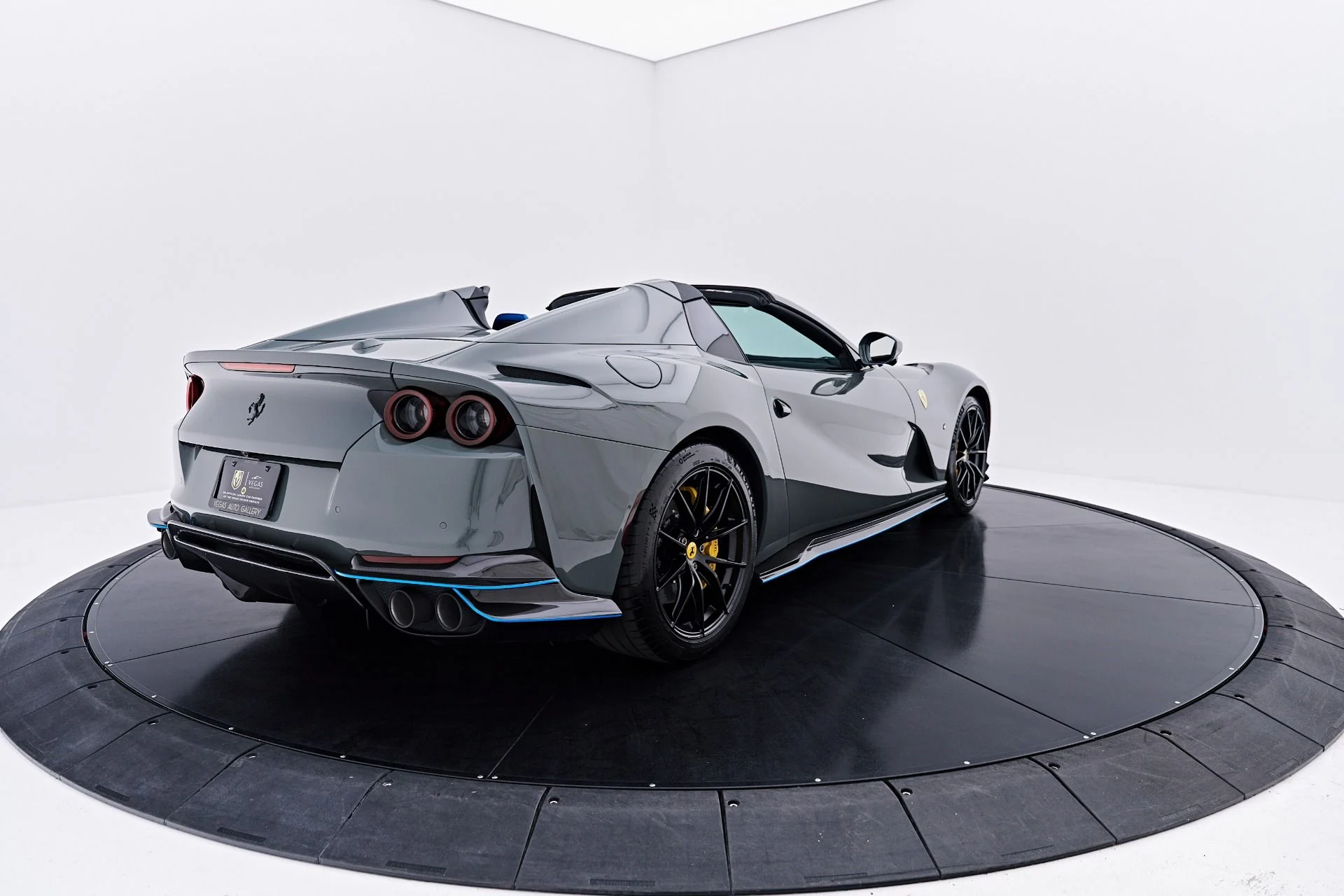 mph030_1182560357_Used_2023_Ferrari_812_GTS_Base_1785431365_b7e4906ff9