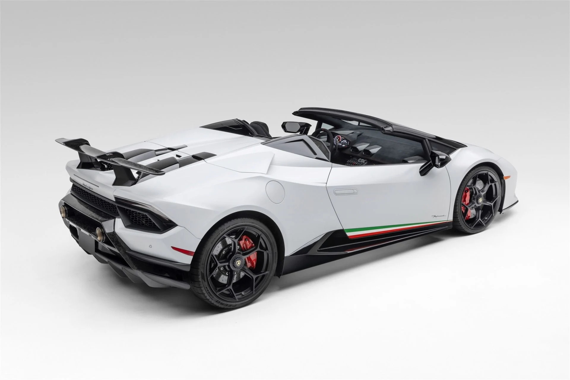 mph030_1183754980_Used_2019_Lamborghini_Huracan_LP_640_4_Performante_Spyder_1772145189_290b60bbc2