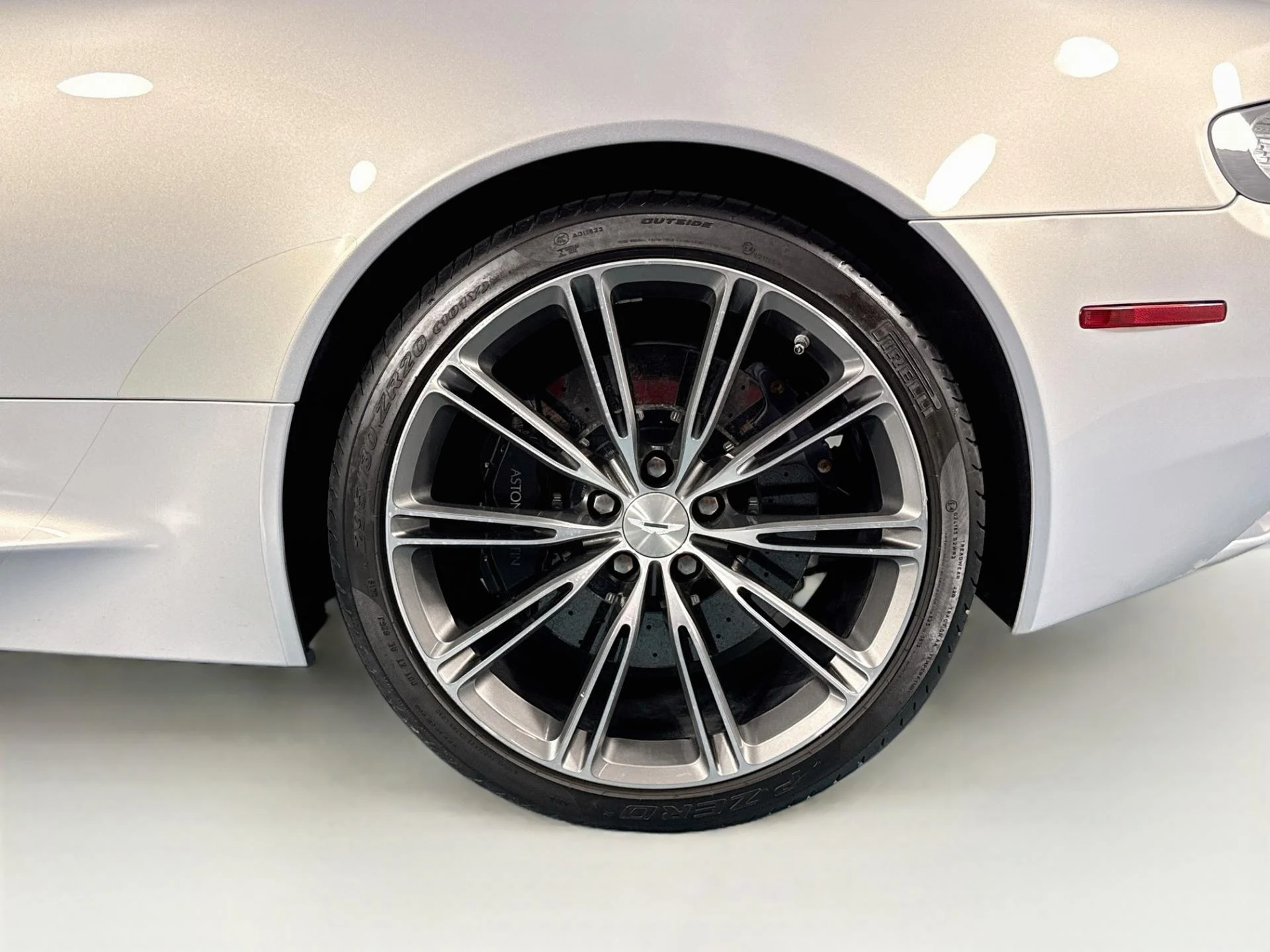 mph030_1193718782_Used_2014_Aston_Martin_DB_9_1791837302_250980c070