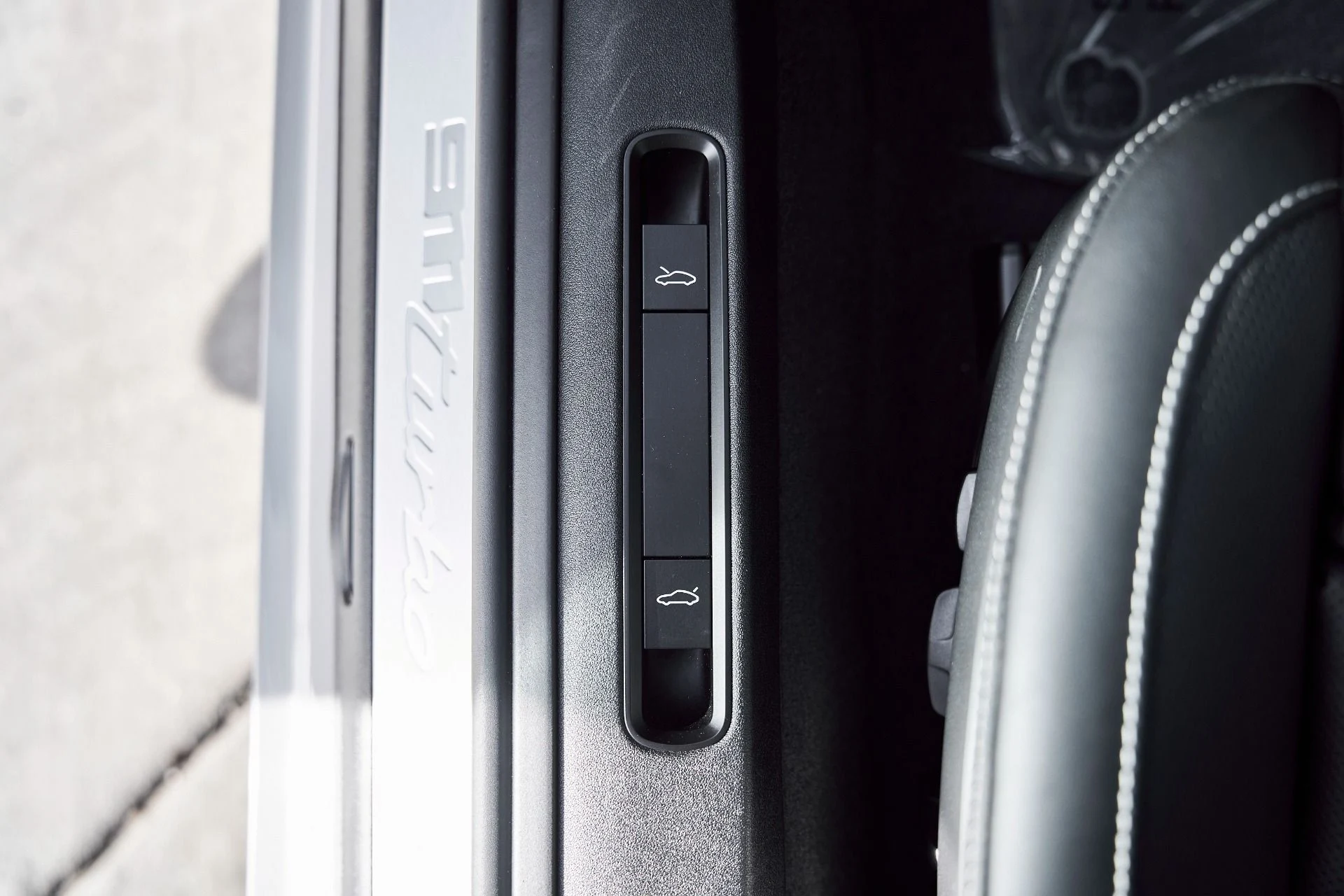 mph030_1222916808_Used_2024_Porsche_911_Turbo_1767745742_fdb864e87d