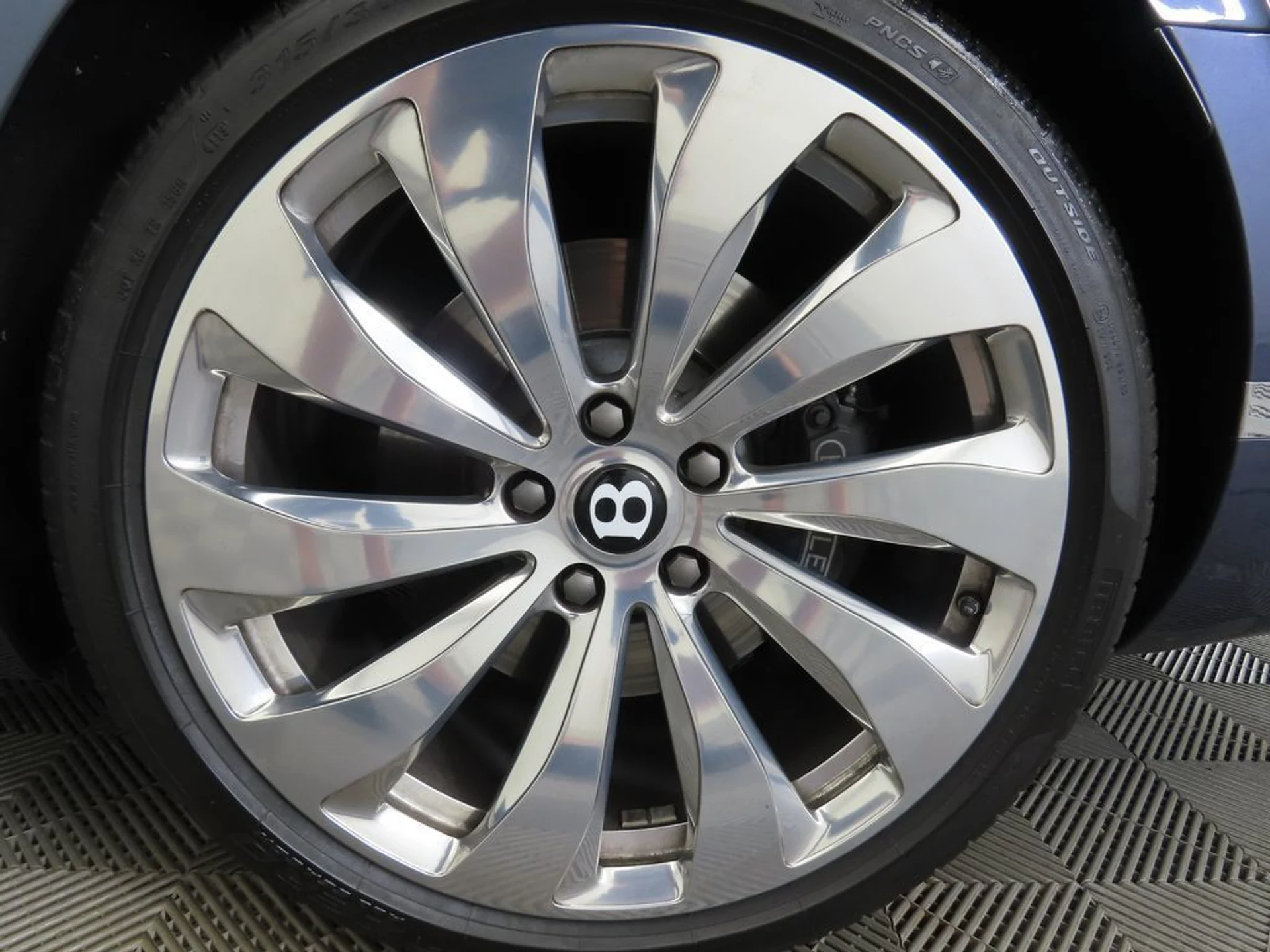 mph030_1239065174_used_2020_bentley_flying_spur_w12sedan_8119_22964614_31_1024_ff3077c67b