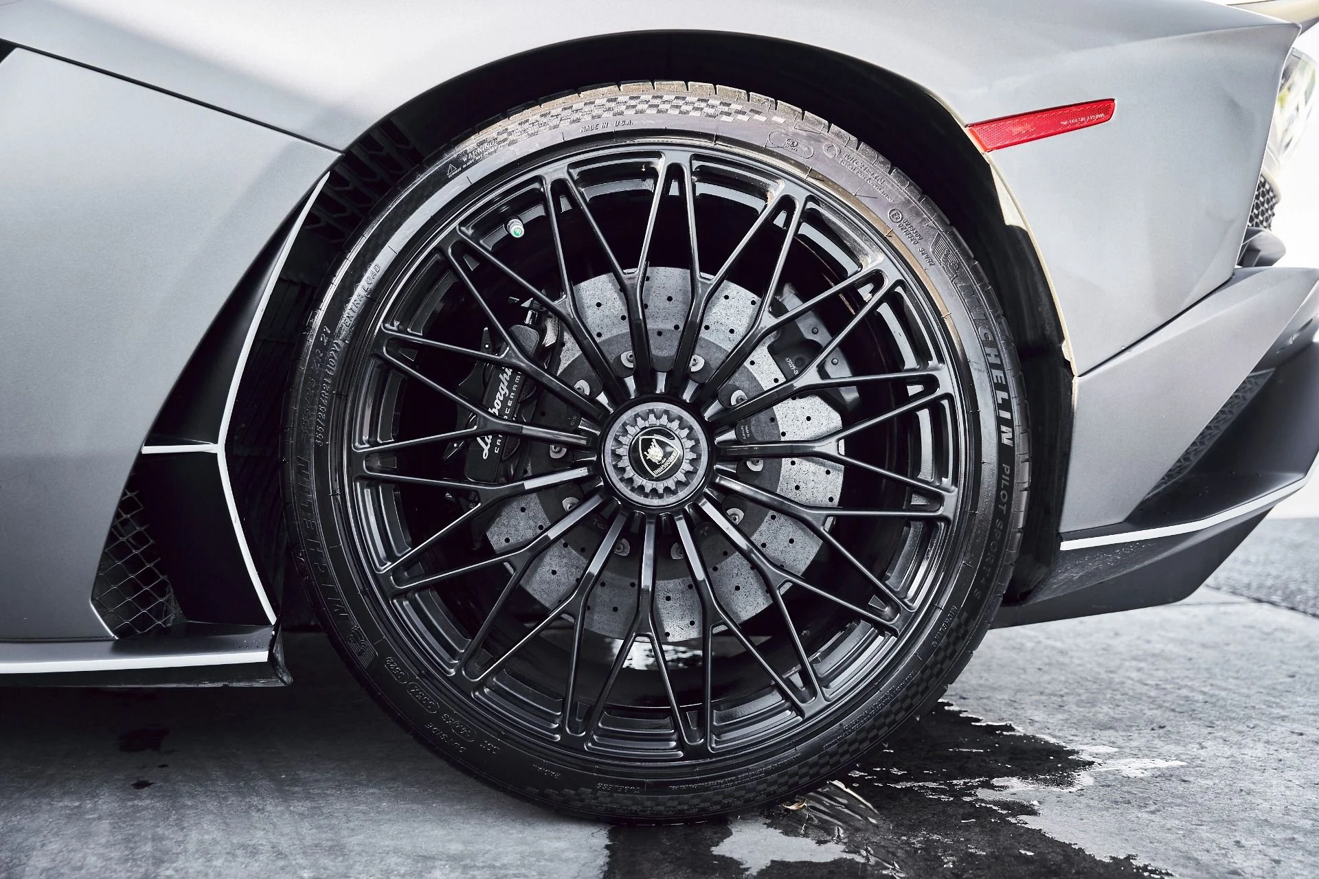 mph030_1264065854_Used_2018_Lamborghini_Aventador_S_Base_1773191812_d044f1a47e