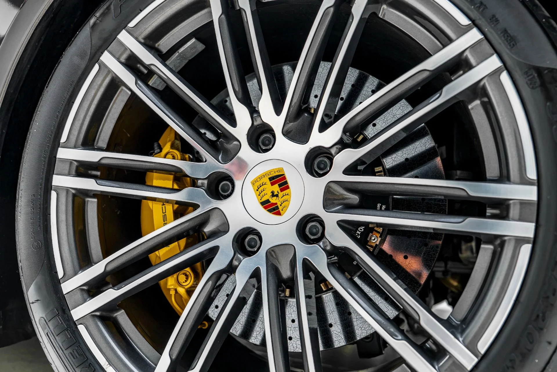 mph030_1267936009_Used_2015_Porsche_911_Turbo_S_1783626506_bed9e203ae