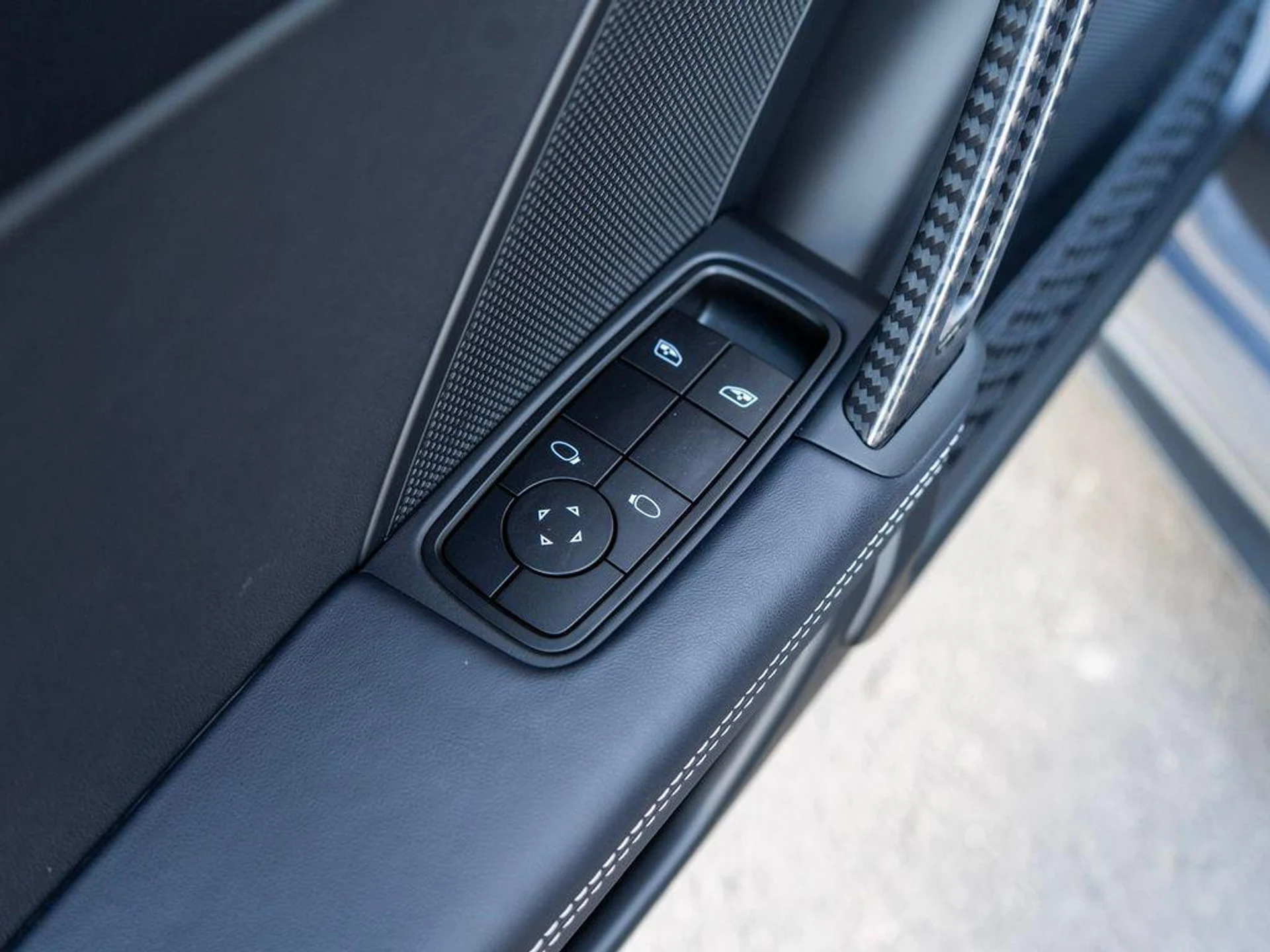 mph030_1270748222_Ks_MQ_Tx_VU_3o_G_Bv_FSA_Qx_Re_D_Cgess4_b1f0012197