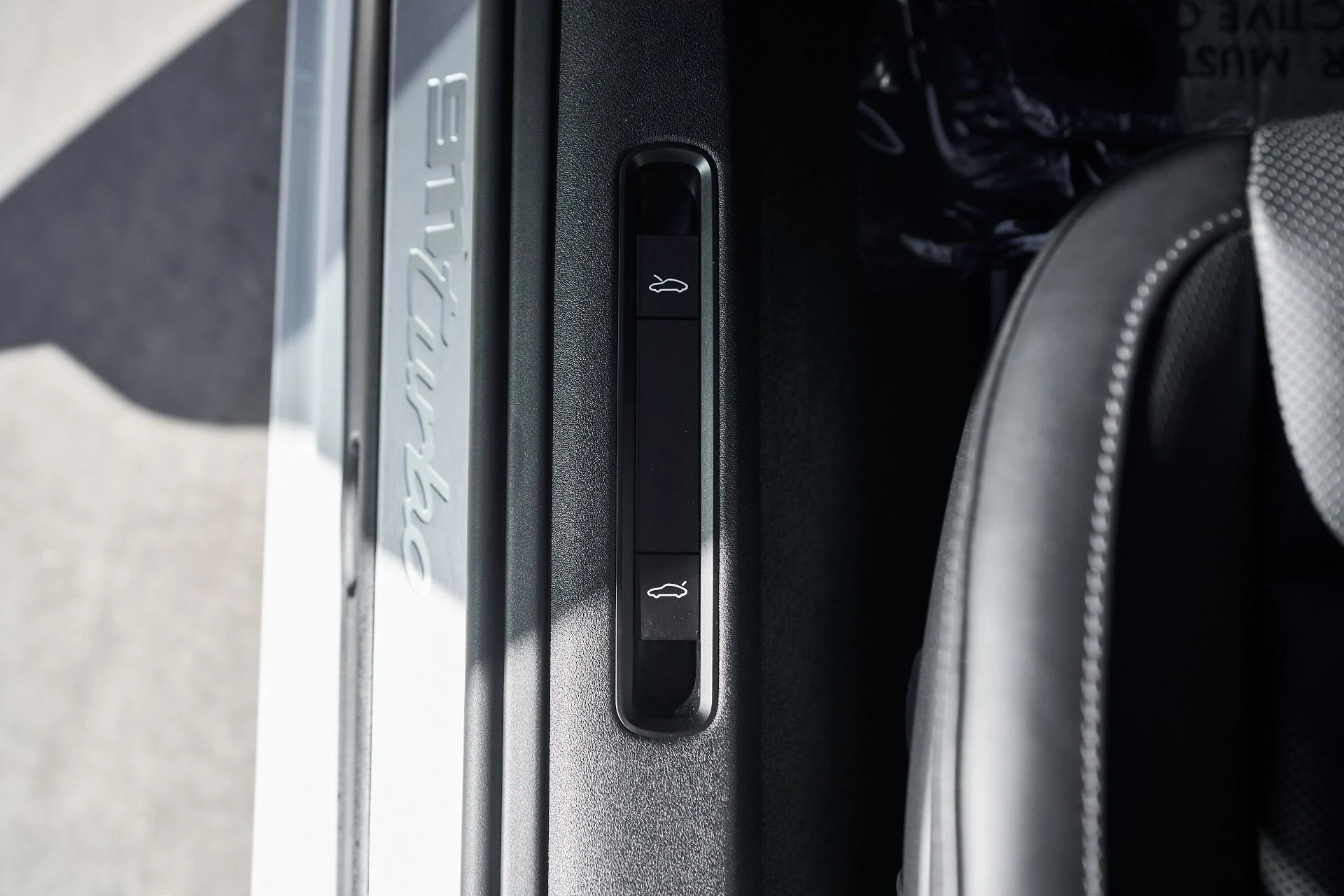 mph030_1275249426_Used_2025_Porsche_911_Turbo_S_1762914261_69e51ab42c