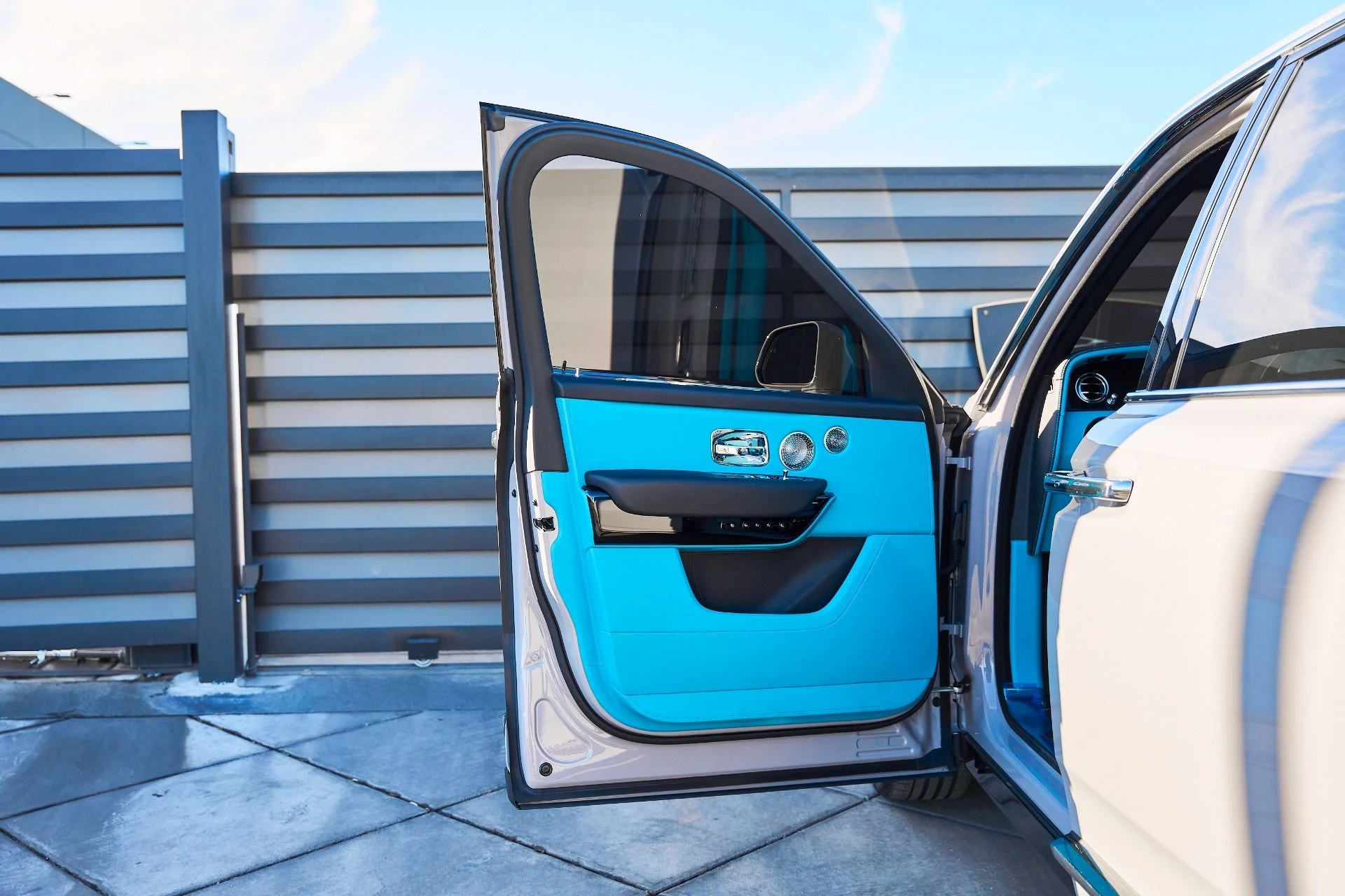 mph030_1283448357_Used_2025_Rolls_Royce_Cullinan_Base_1767668791_1f82cc8646