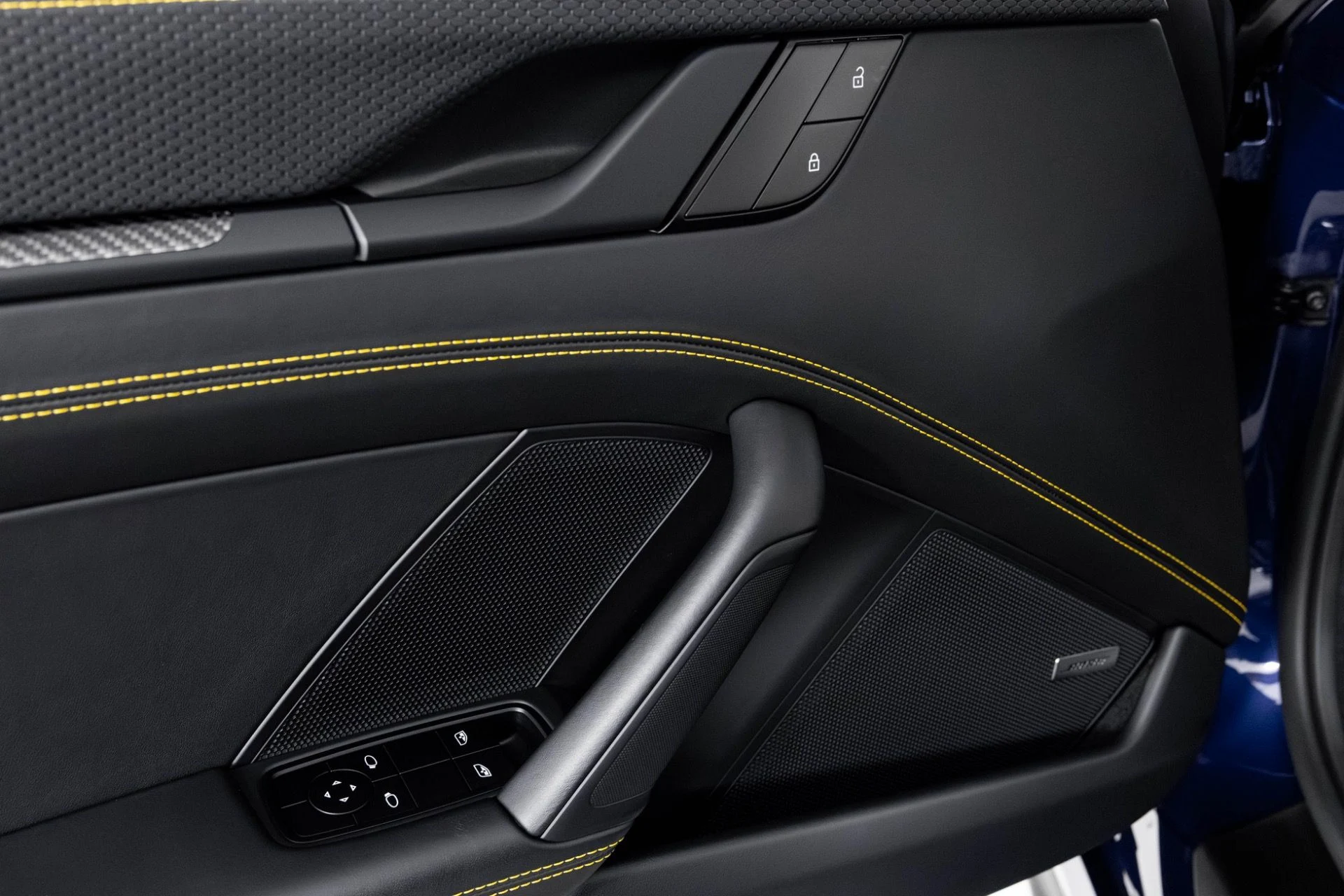 mph030_1283692451_Used_2022_Porsche_911_GT_3_Touring_1764706400_9169cf98c3