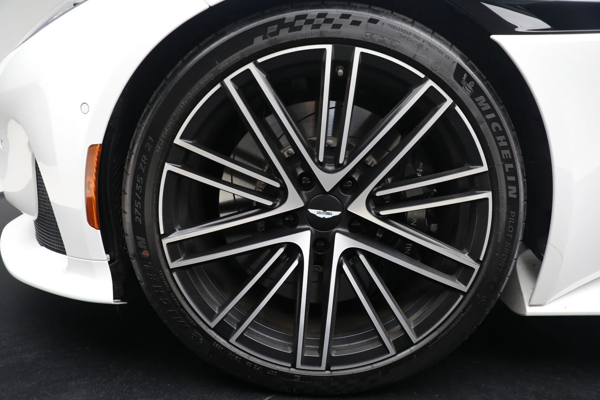 mph030_1285027928_Used_2024_Aston_Martin_DB_12_Volante_48945ff6f3