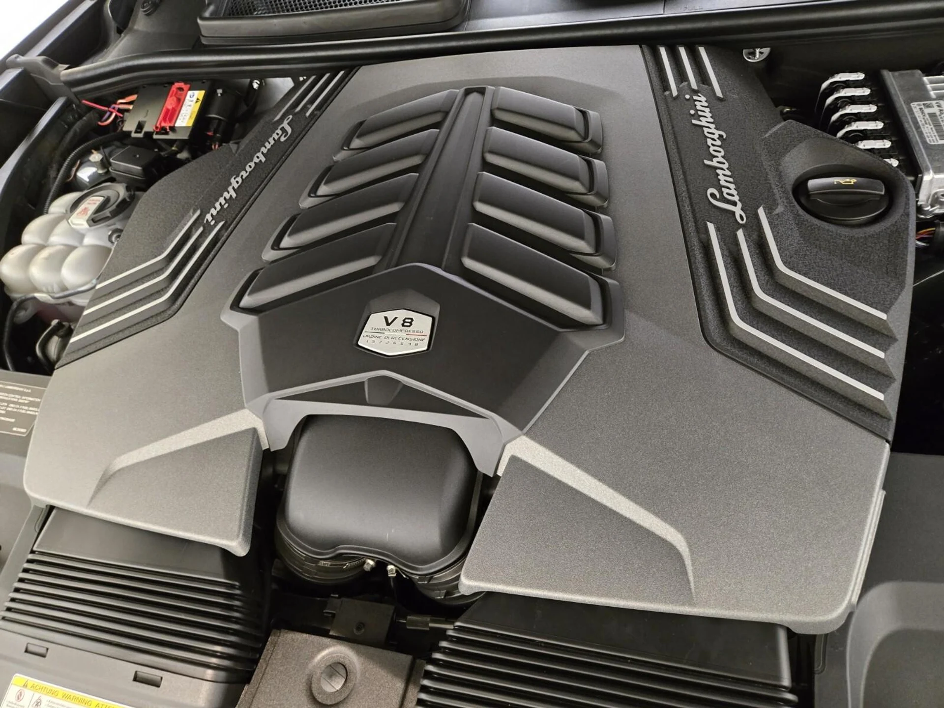 mph030_1293038138_Used_2023_Lamborghini_Urus_Performante_1777095821_755b4bd5f5