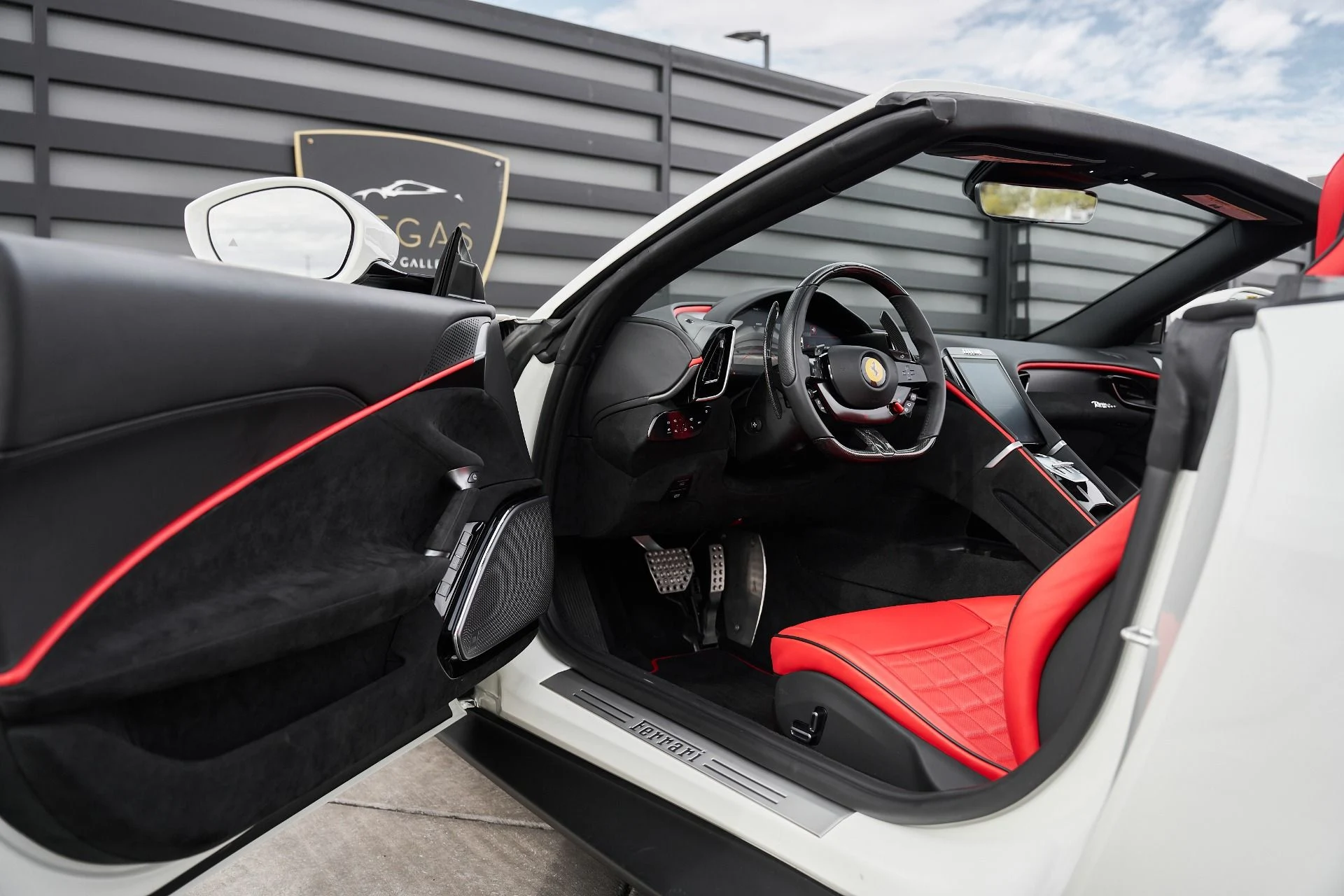 mph030_1294660387_Used_2024_Ferrari_Roma_Base_1763170076_5d810b39dc