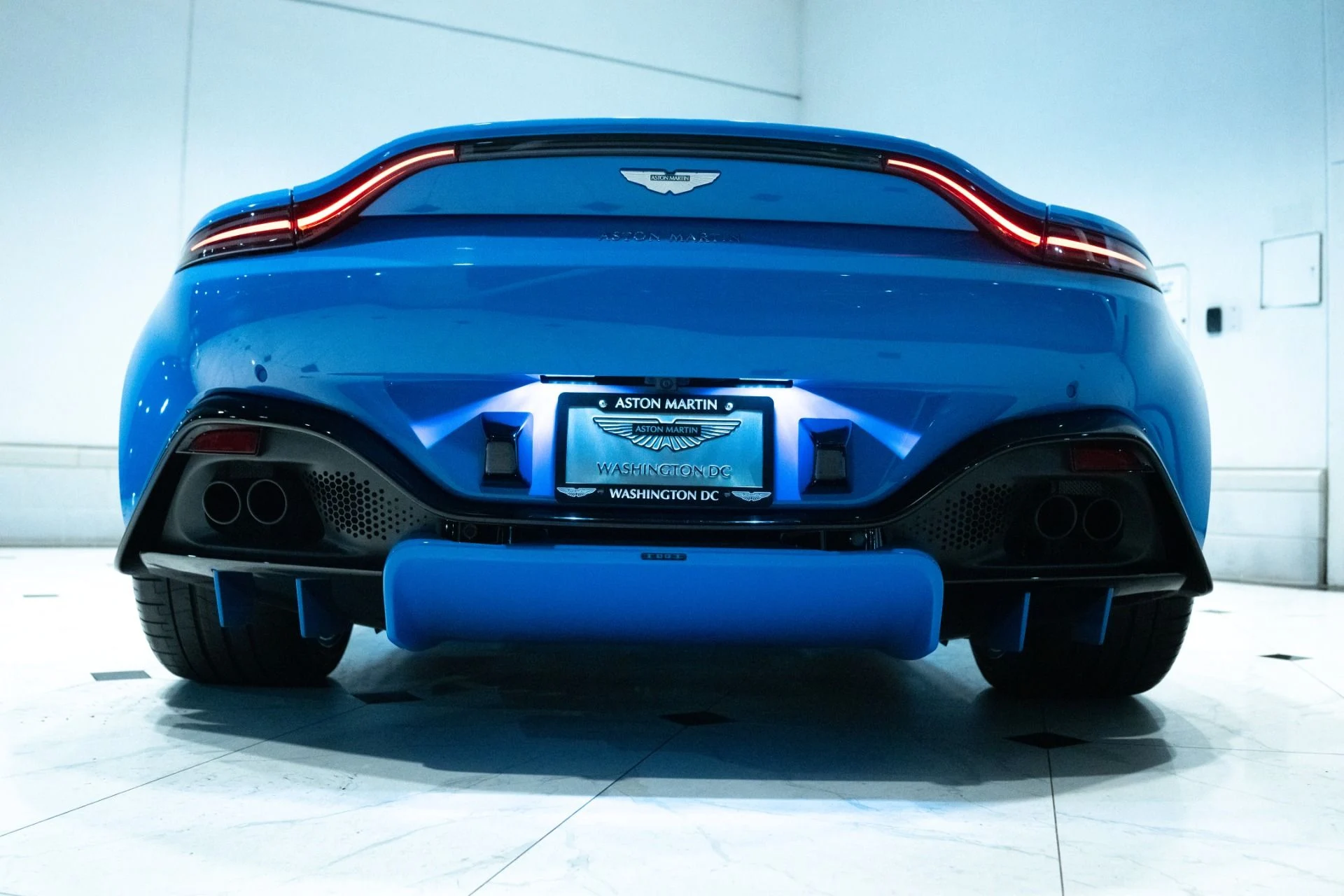 mph030_1295503900_Used_2021_Aston_Martin_Vantage_1790591407_9e748b1325
