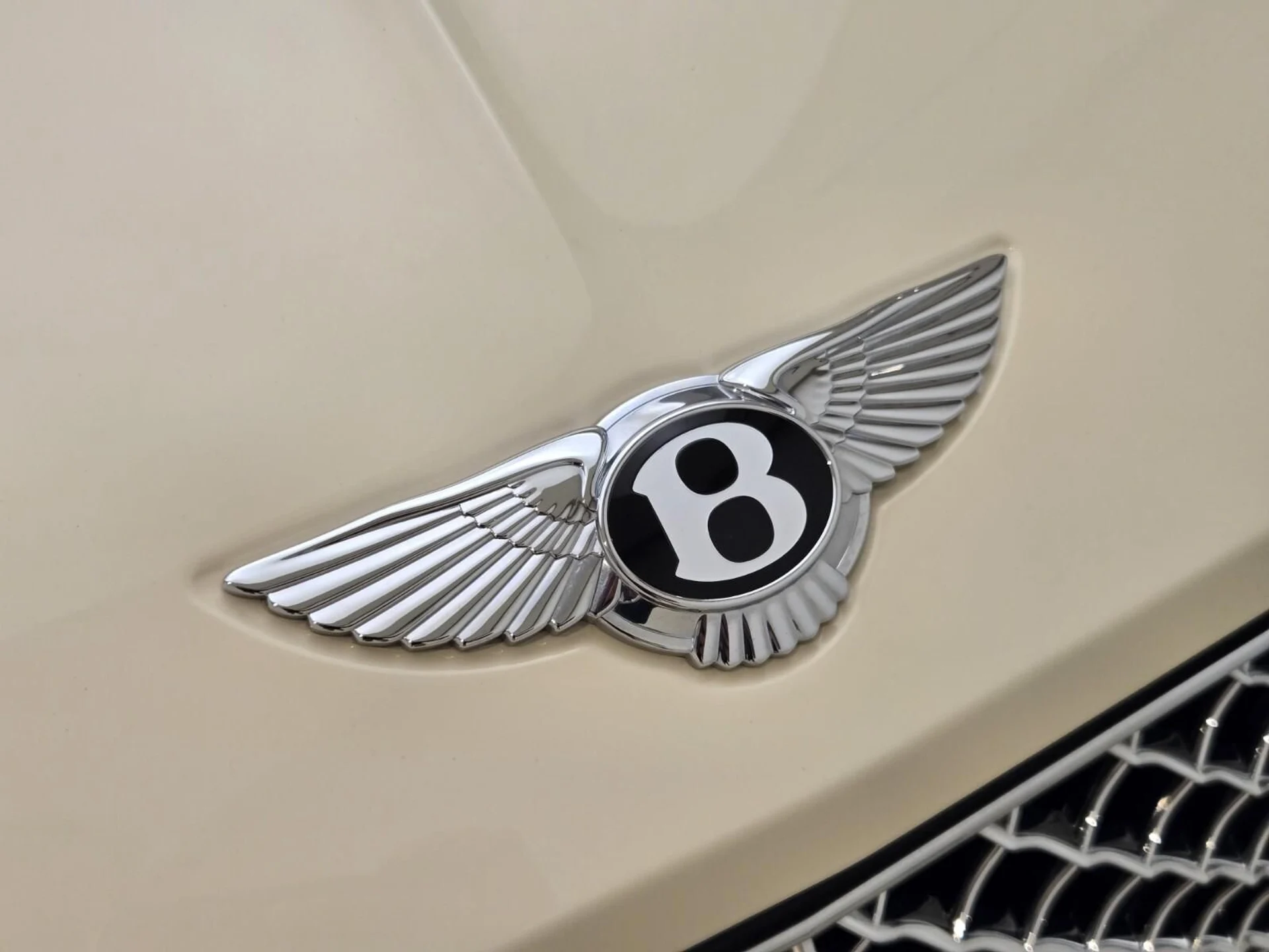 mph030_1295896019_Used_2023_Bentley_Continental_GTC_V8_1761030117_279115209c