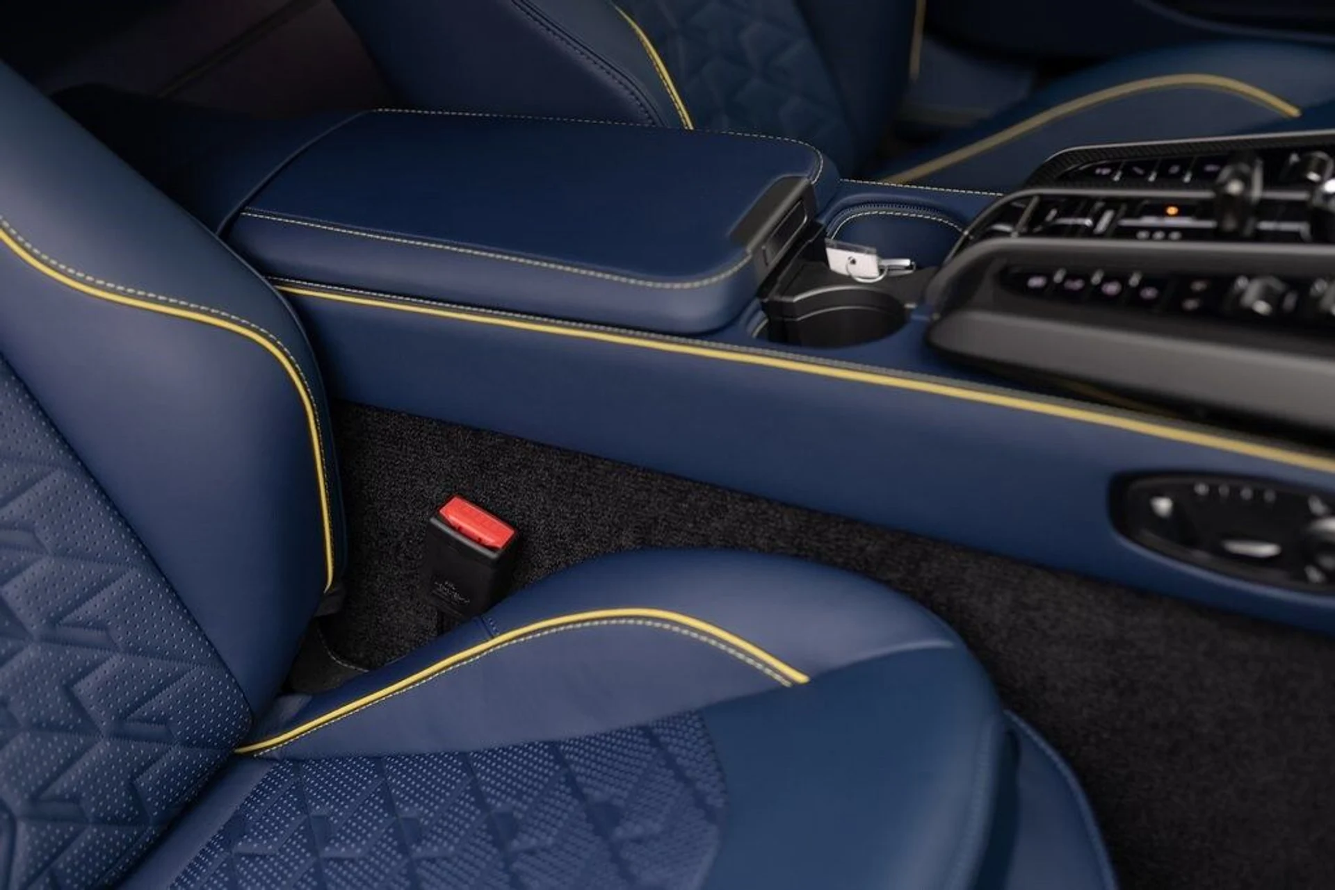 mph030_1297806723_78a04b35a60e77cbbc9f6184e4b5162bx_c084e6e6d5