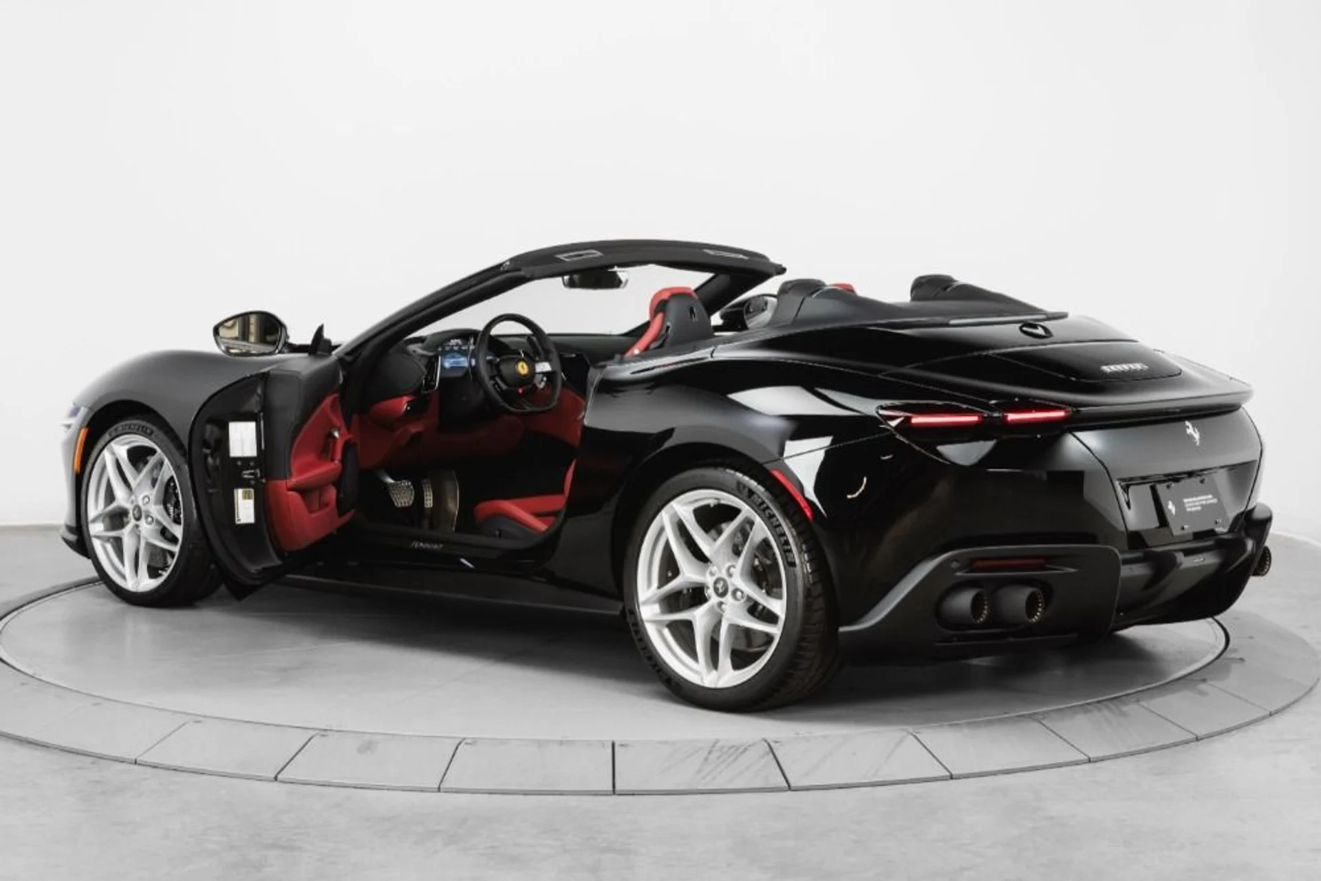 mph030_1298326139_Used_2024_Ferrari_Roma_Spider_4004a86170