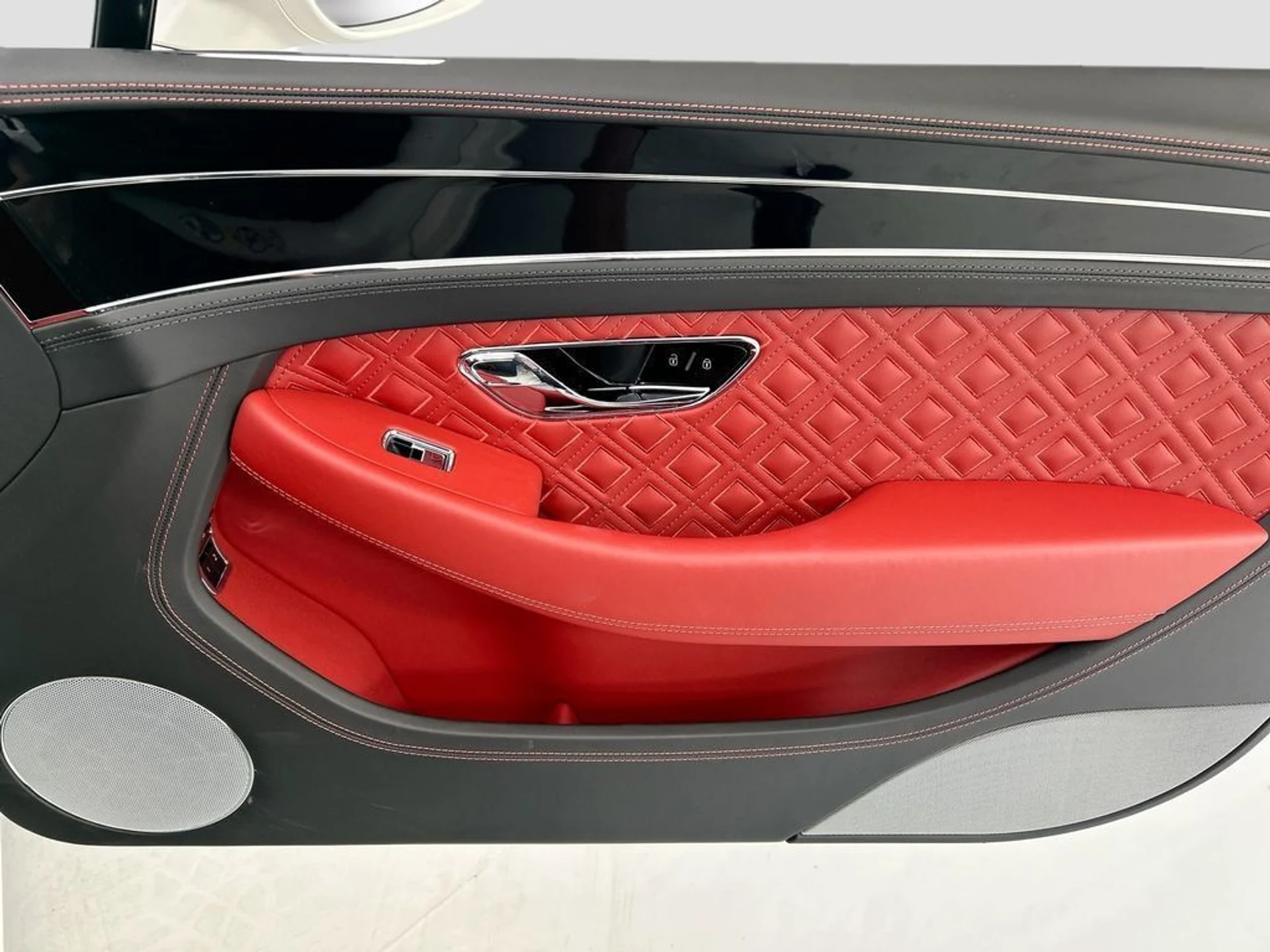 mph030_1299516537_used_2022_bentley_continental_gtmullinerconvertible_8119_23015868_31_1024_effd0527a4