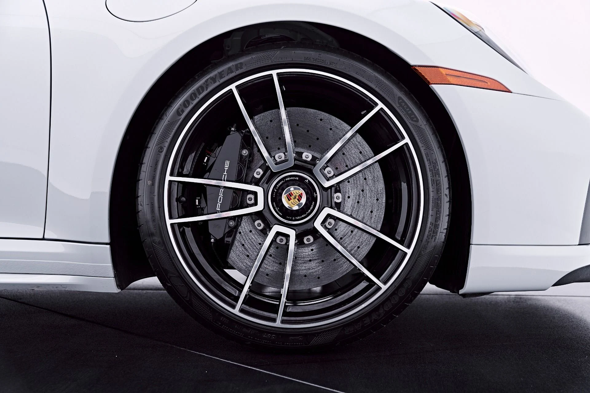 mph030_130425162_Used_2024_Porsche_911_Turbo_S_1782870660_6d5e4c1f2c