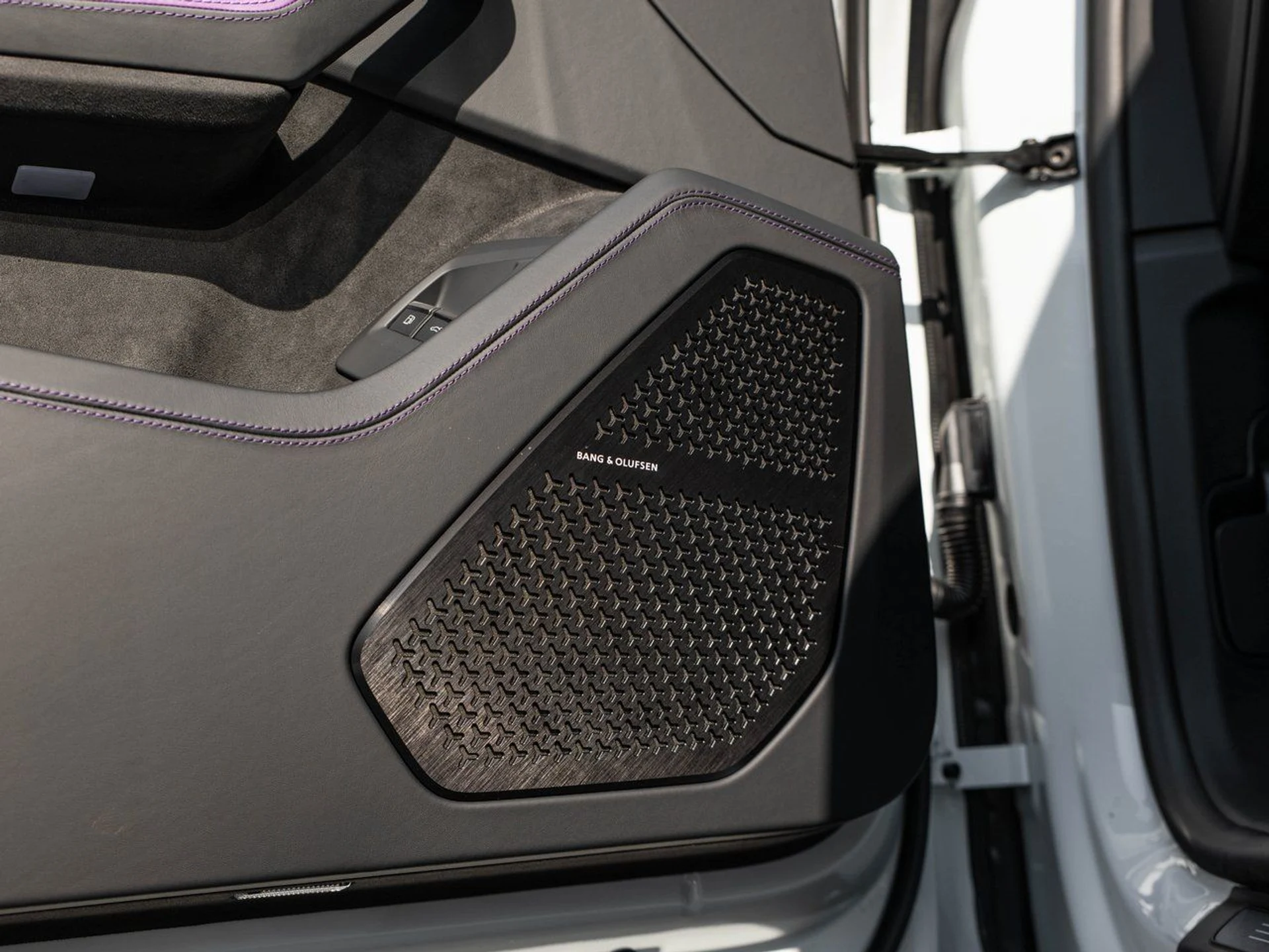 mph030_1308906307_2d2338c05ee328c79b216a72a2f76944x_94ea11b88a