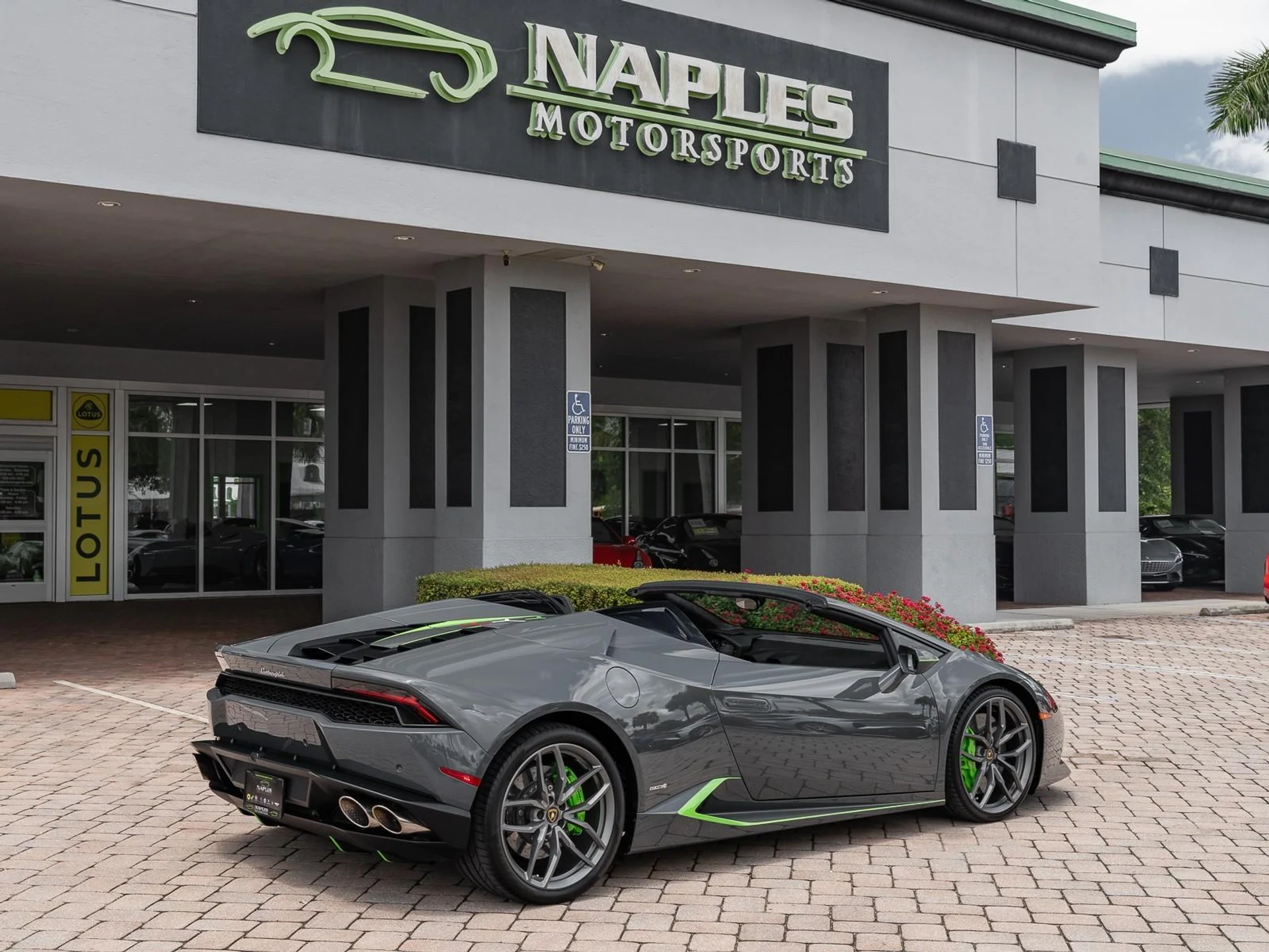 mph030_1312276187_Used_2016_Lamborghini_Huracan_LP_610_4_Spyder_1756498266_fd13c3e078