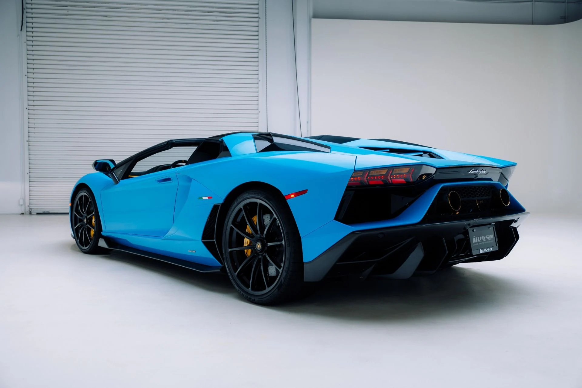 mph030_131449132_Used_2022_Lamborghini_Aventador_LP_780_4_Ultimae_1767657027_2ab4350cc9