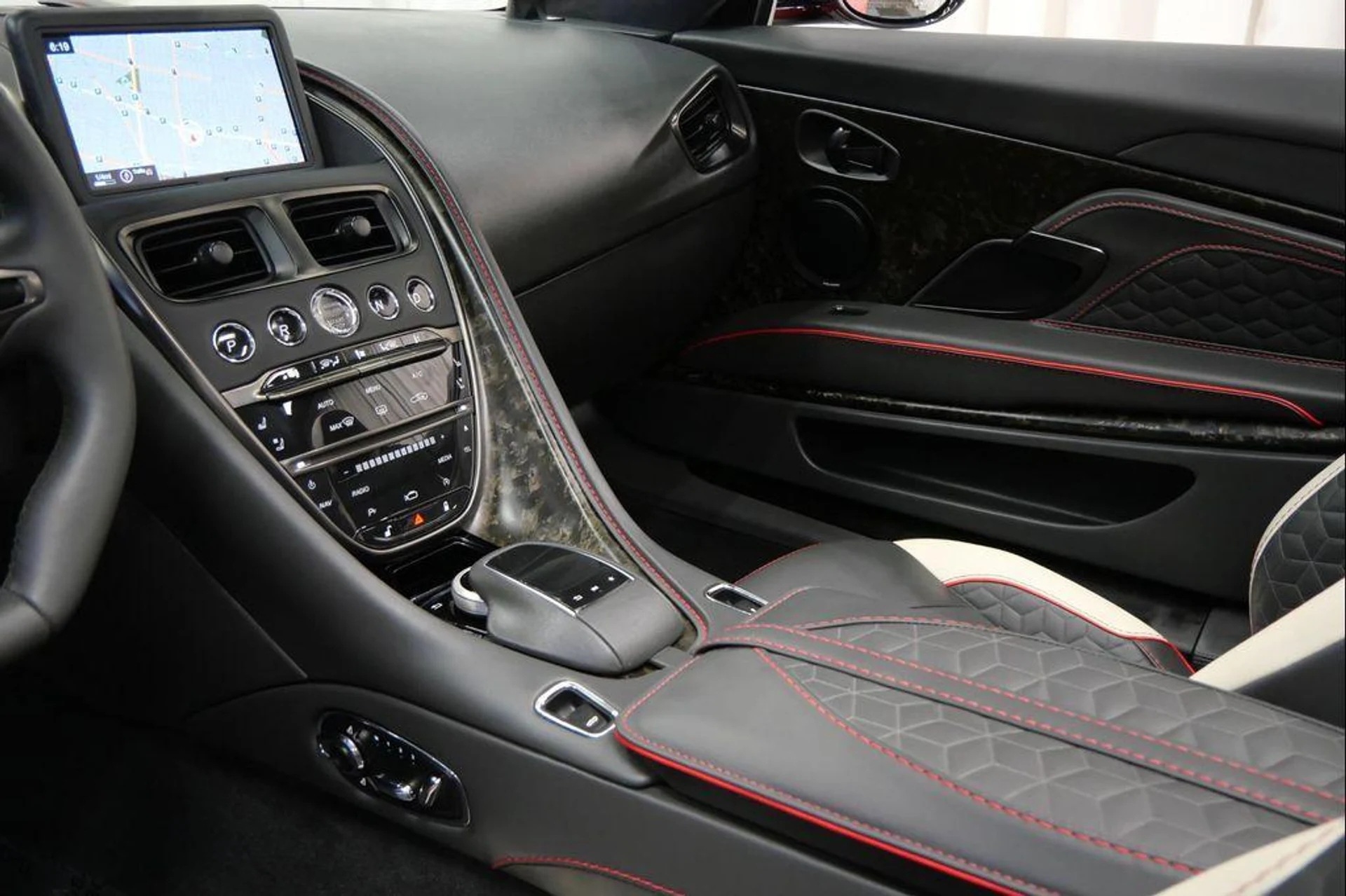 mph030_1315098292_f4_ZXNMK_Ne60_UH_Ng_P_Wvy_Xtm_Rw_Ah_A_c7207640b8