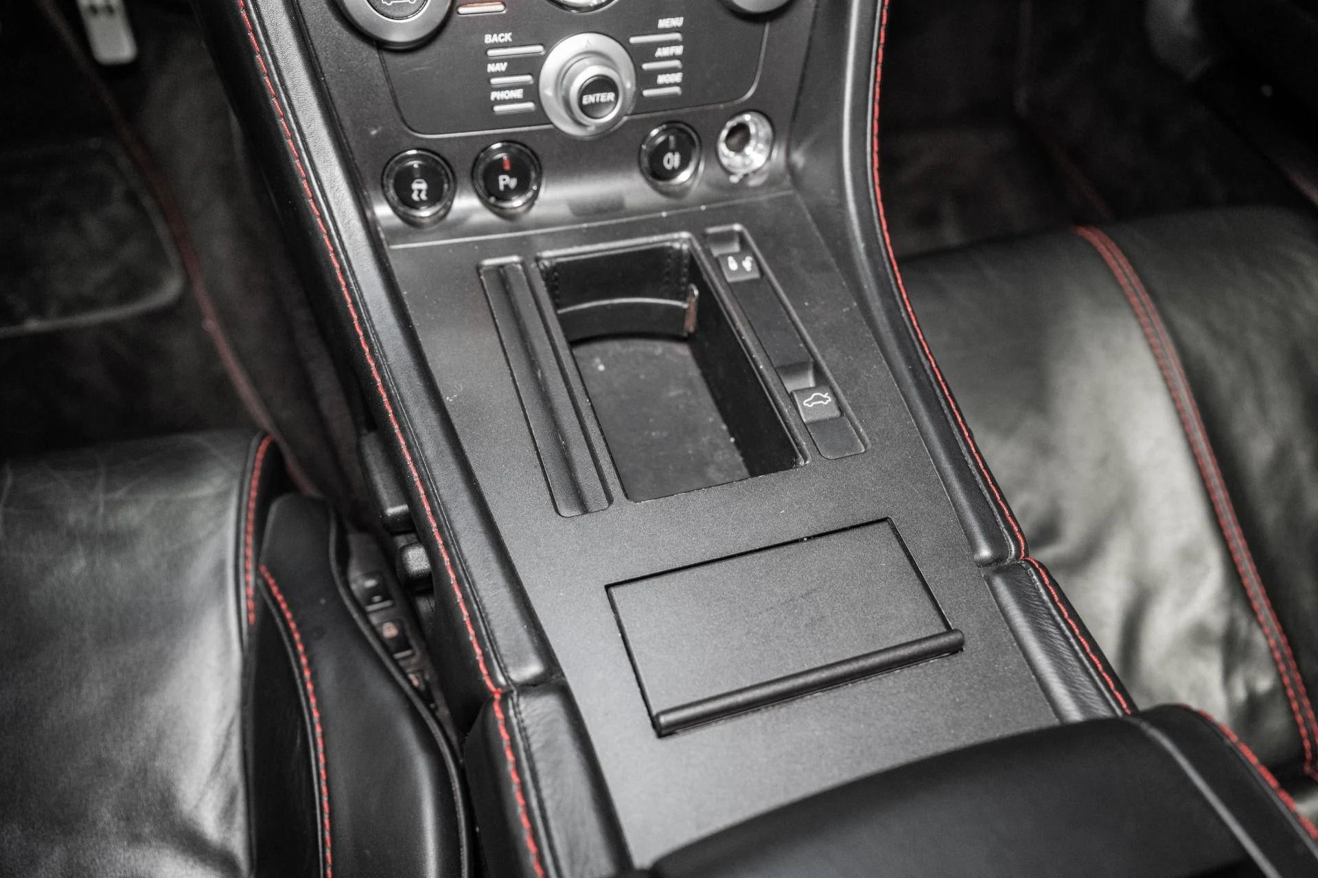 mph030_1322218192_Used_2009_Aston_Martin_V8_Vantage_1772034364_19de5e5b00