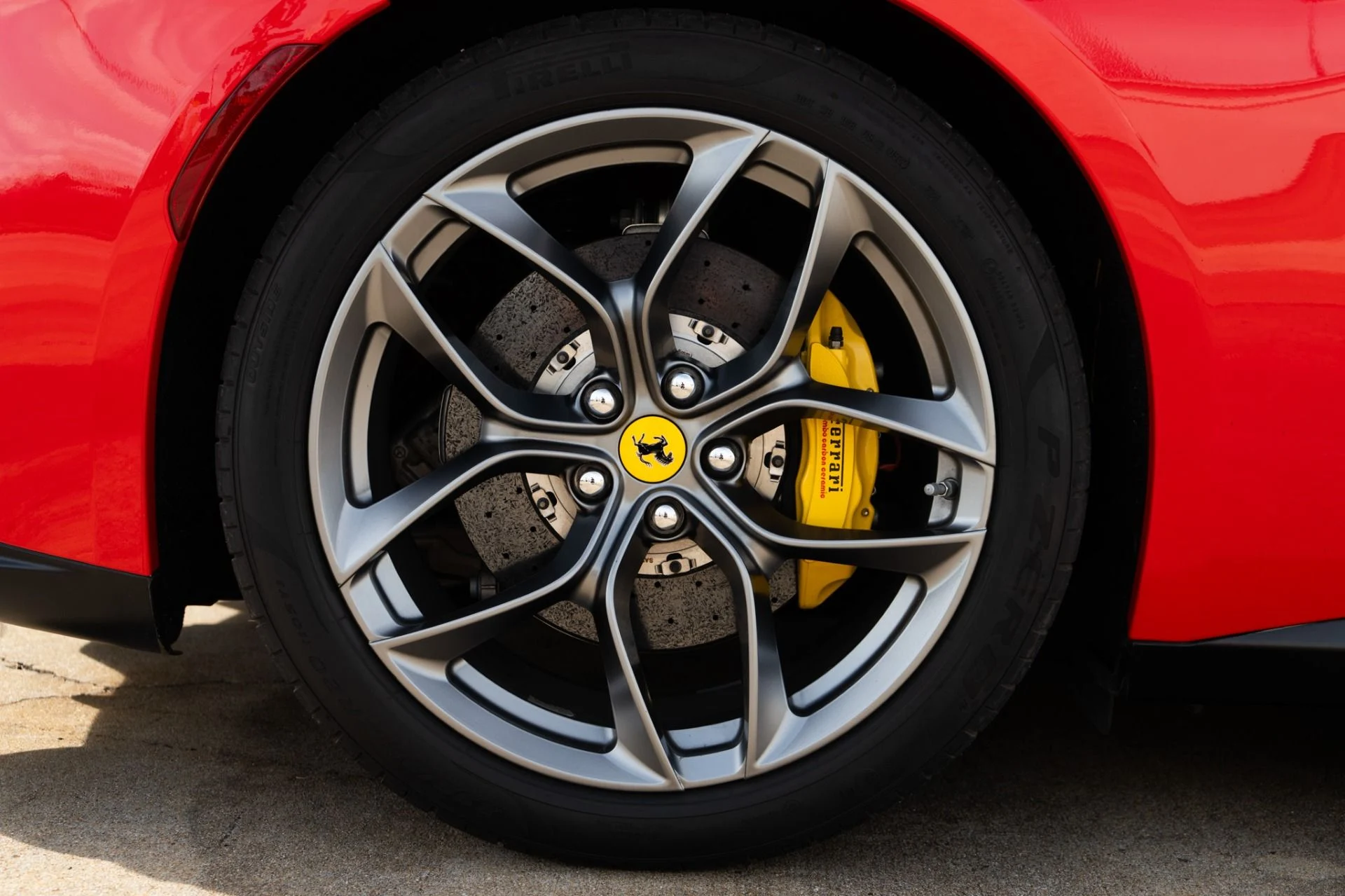 mph030_1335945332_Used_2018_Ferrari_GTC_4_Lusso_T_1771449324_7fafbefd30