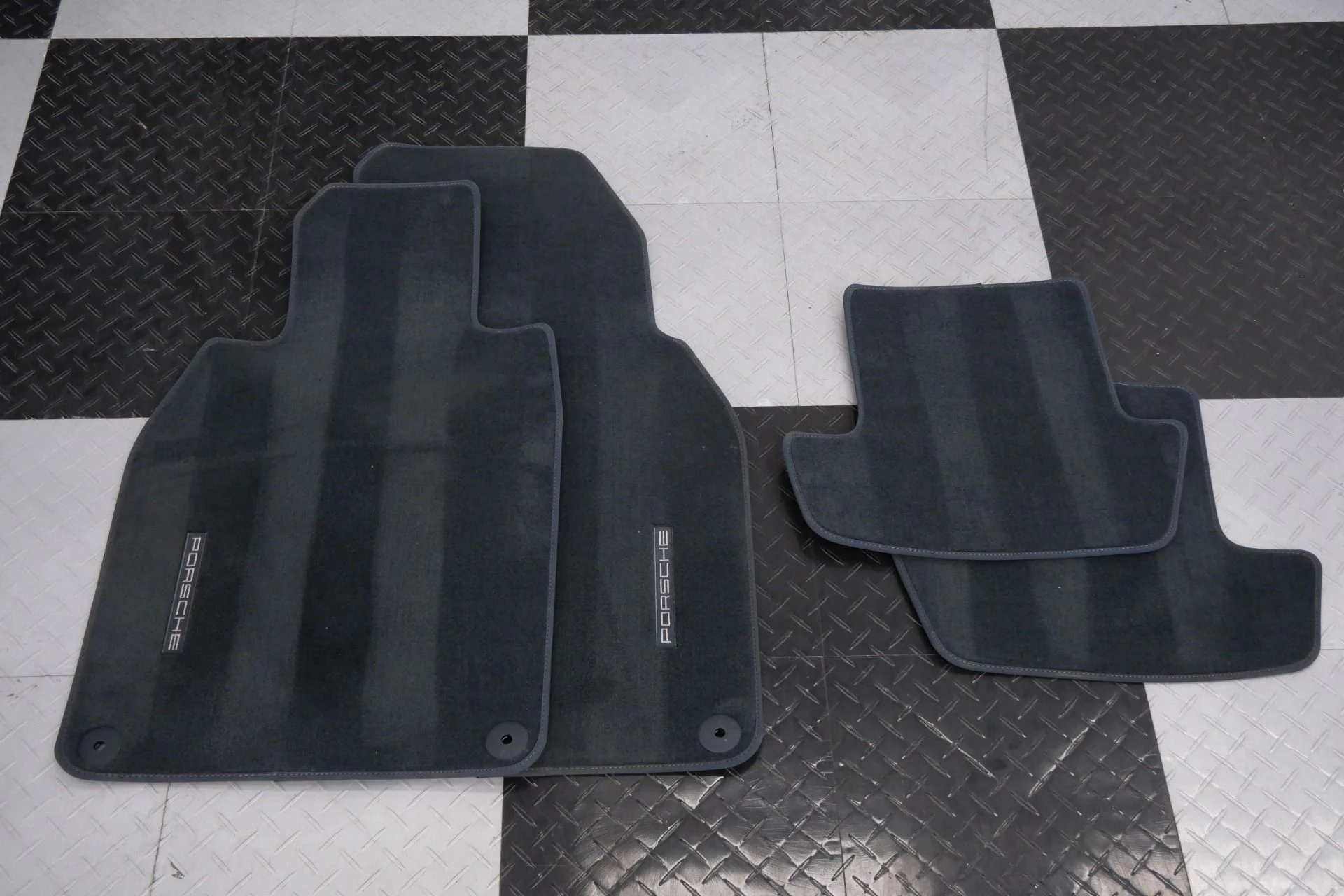 mph030_1340753295_Used_2020_Porsche_911_Carrera_Premium_Package_Leather_Interior_Package_1773071212_17307ce4b4