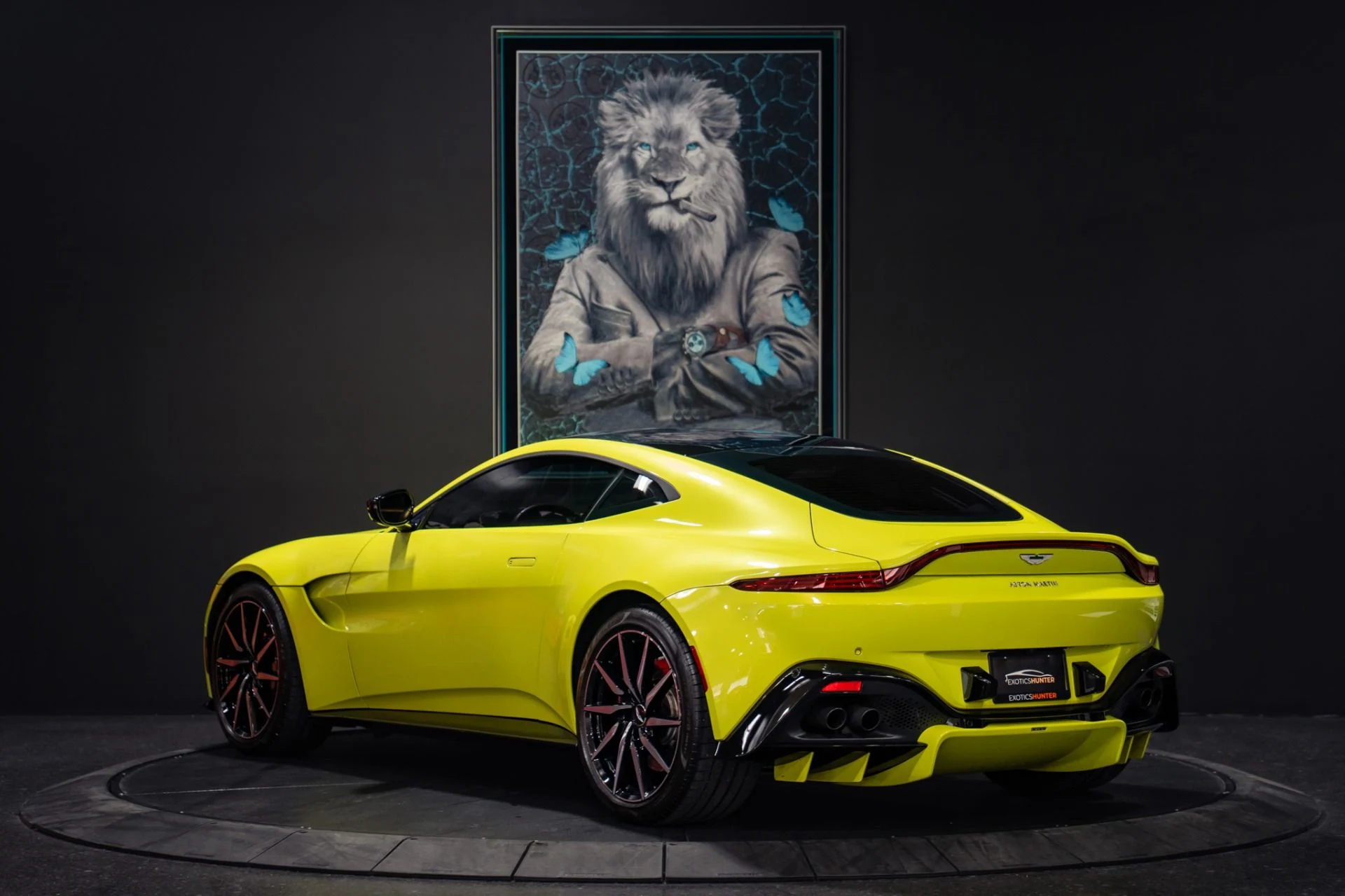mph030_1344463118_Used_2019_Aston_Martin_Vantage_Paint_Matched_Interior_Trim_1785943447_4ab4d7a458