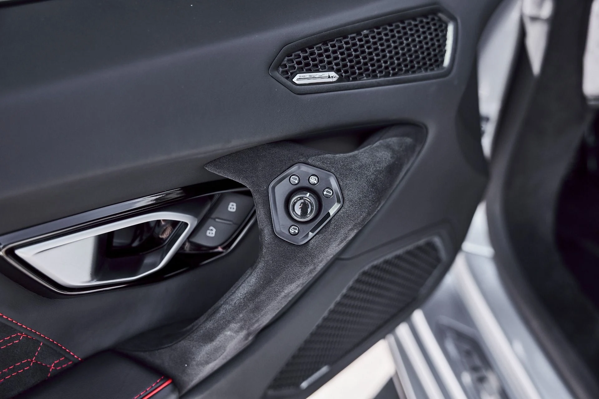mph030_1349720316_Used_2023_Lamborghini_Huracan_Tecnica_Base_1777013706_b57a039fa0