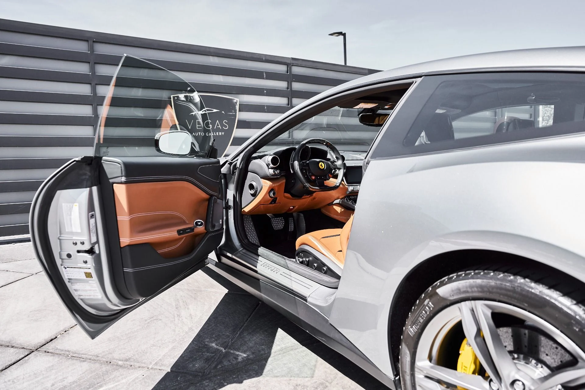 mph030_1350309655_Used_2018_Ferrari_GTC_4_Lusso_V12_1775612038_206a057656