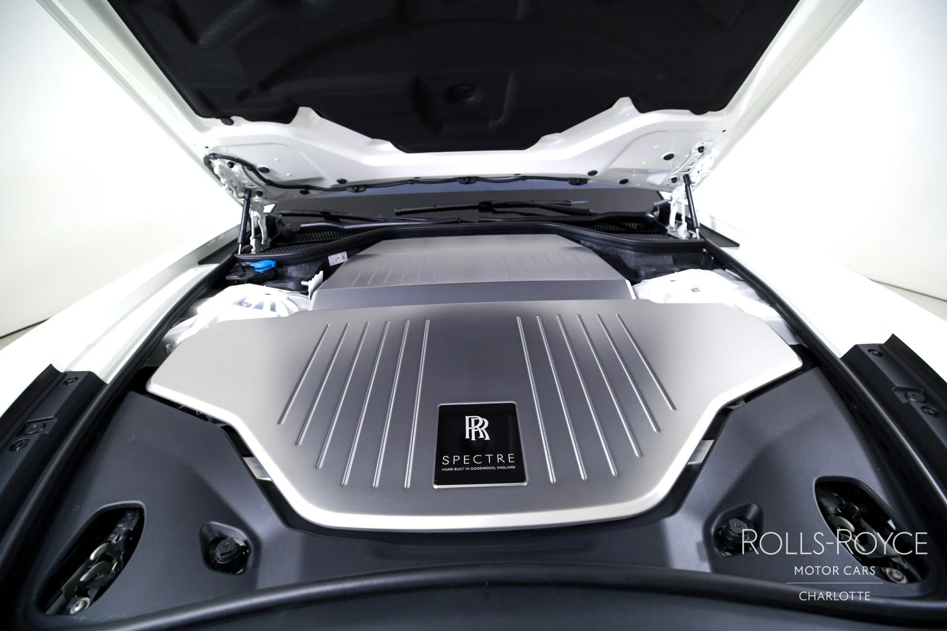 mph030_1355874843_Used_2025_Rolls_Royce_Spectre_1752785235_b674d60bcb
