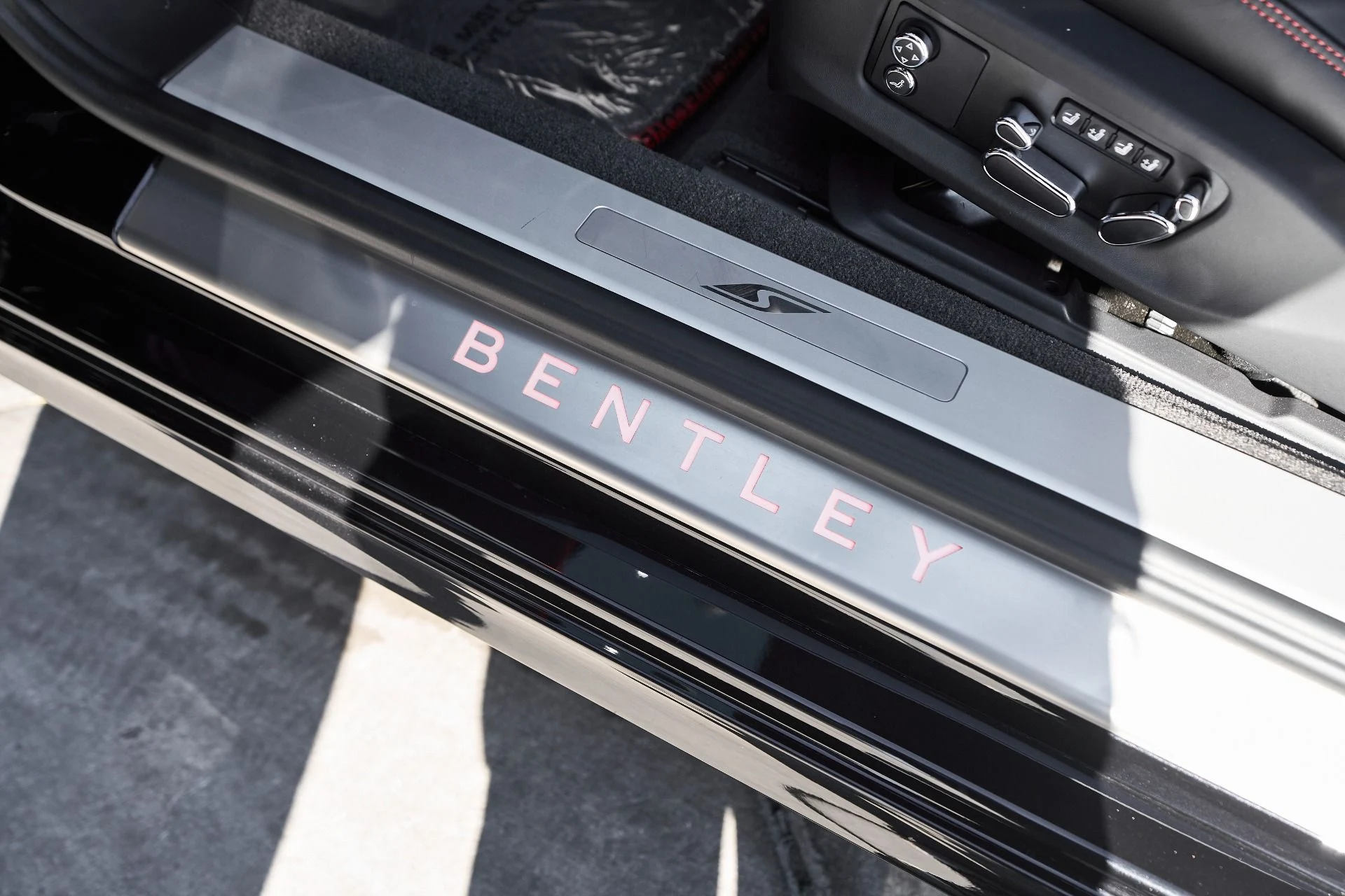 mph030_13657284_Used_2023_Bentley_Continental_GT_V8_S_1763084150_4e96c4ec04