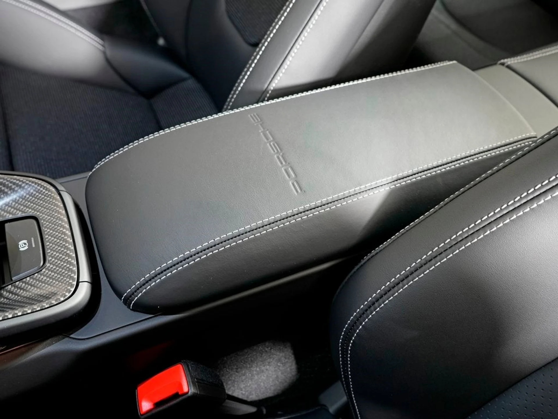 mph030_136629308_31_d93bd37fba