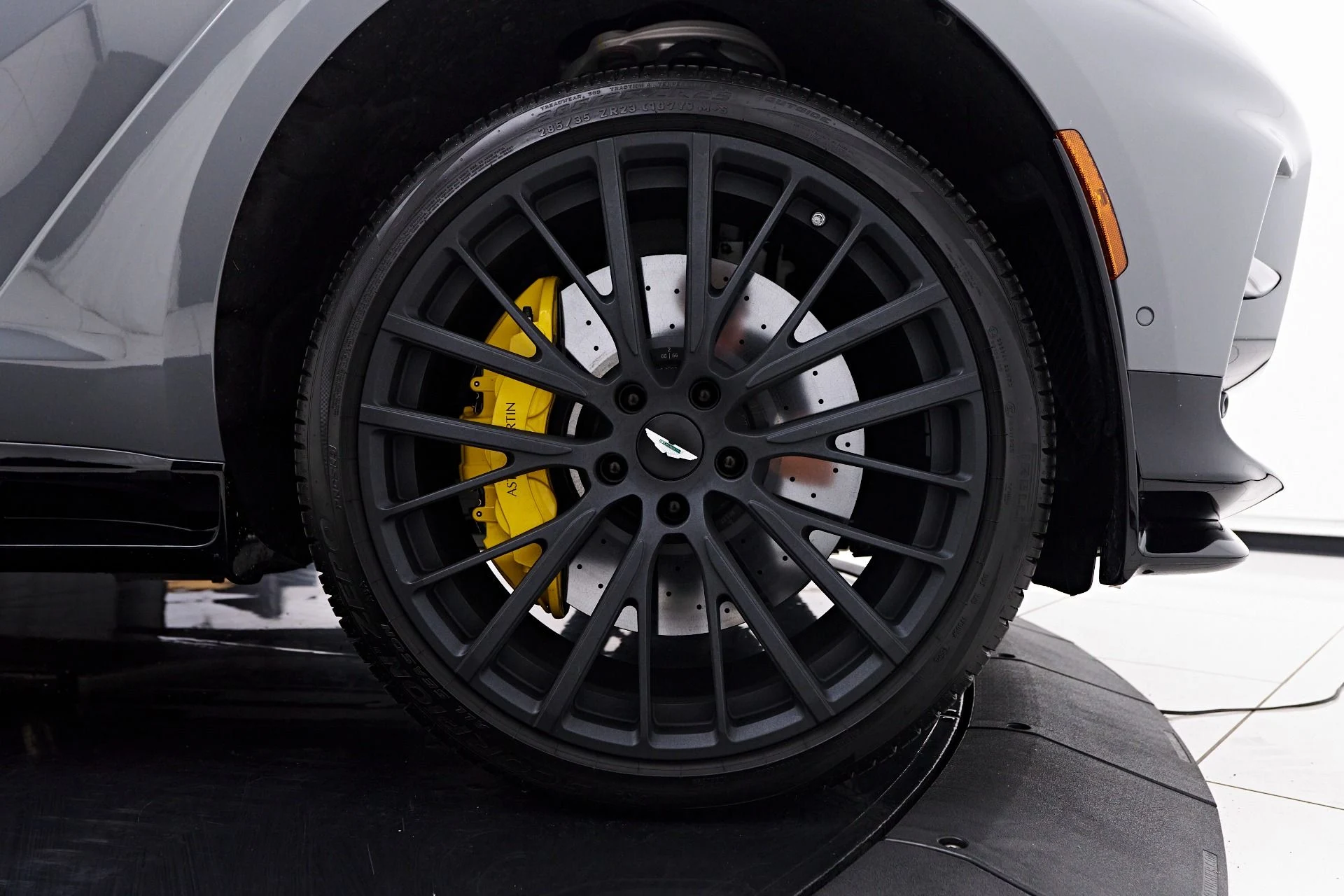 mph030_1371235731_Used_2024_Aston_Martin_DBX_707_1753235896_ddd2cf4577
