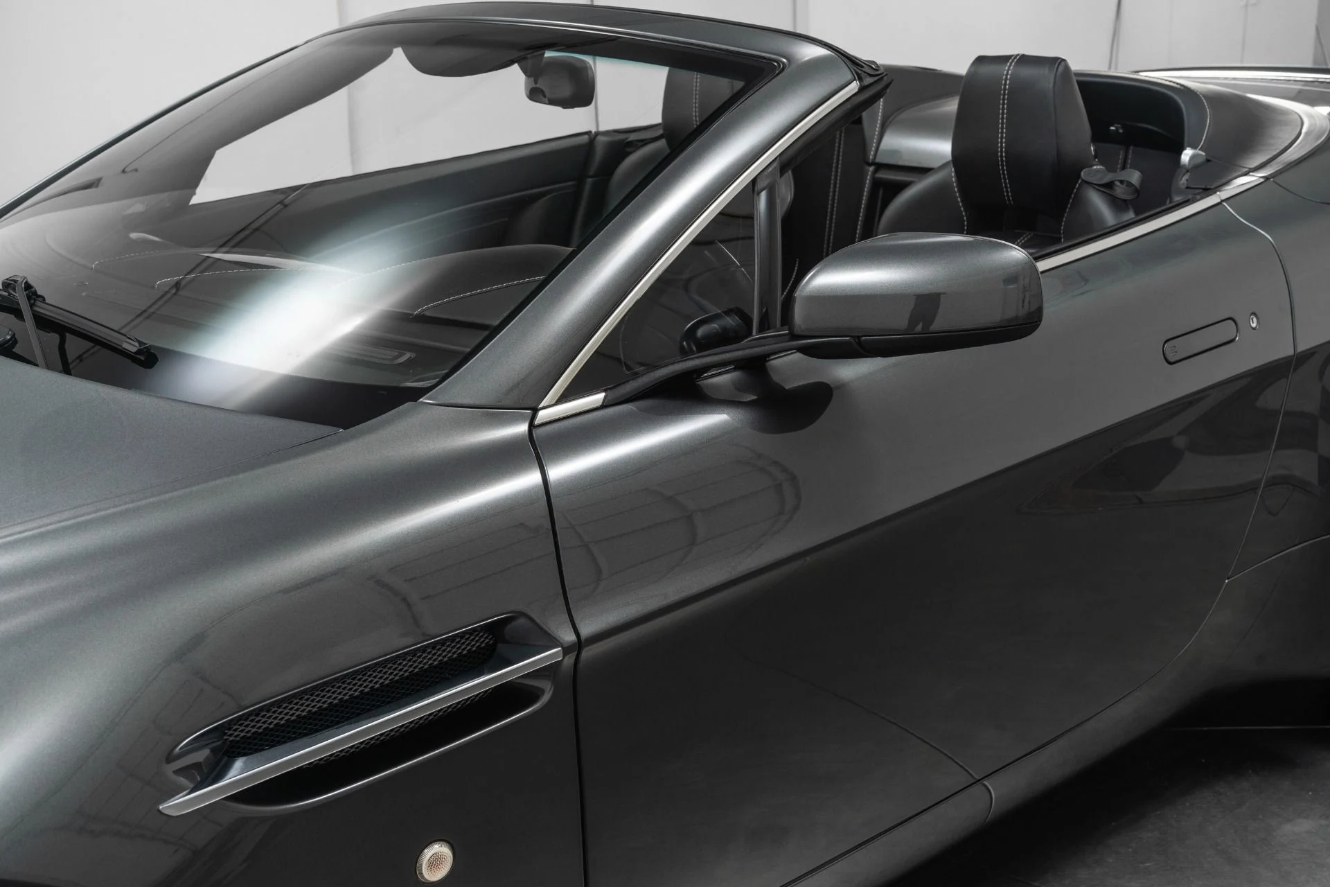 mph030_1374045882_Used_2008_Aston_Martin_V8_Vantage_Roadster_1756322519_62bc08549a