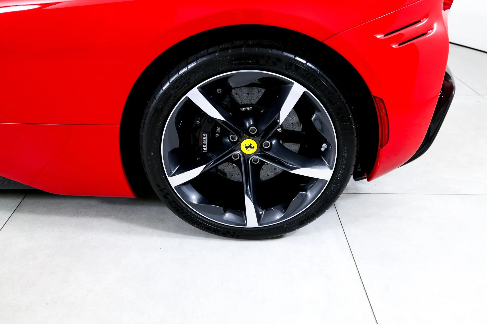 mph030_1378126480_Used_2021_Ferrari_SF_90_Stradale_1746560721_50f04d2eb7
