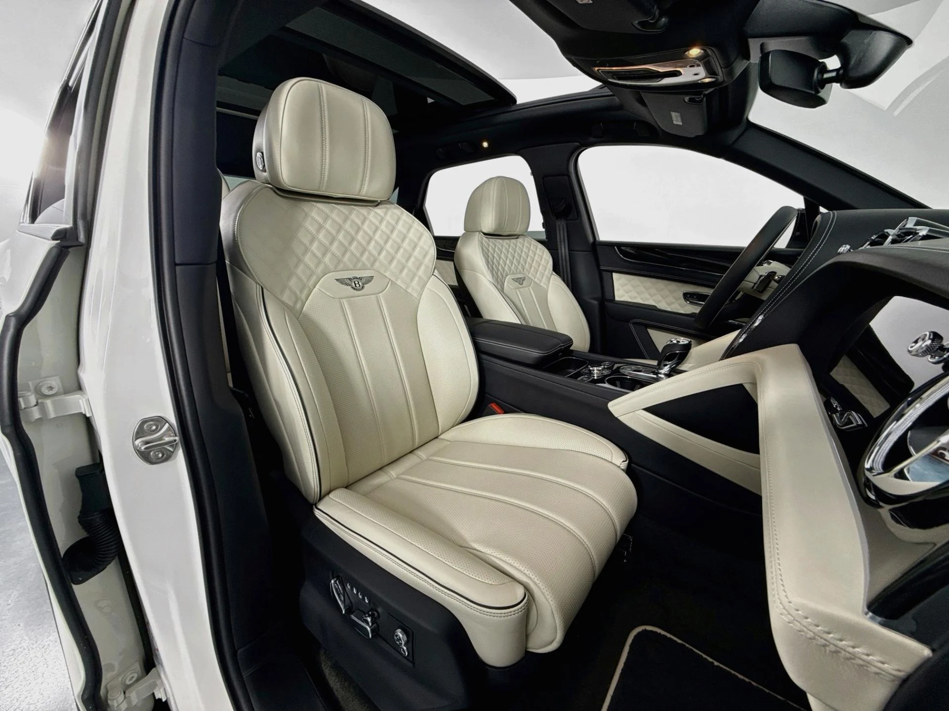 mph030_1399763258_Used_2023_Bentley_Bentayga_S_V8_1791232610_73027c0772