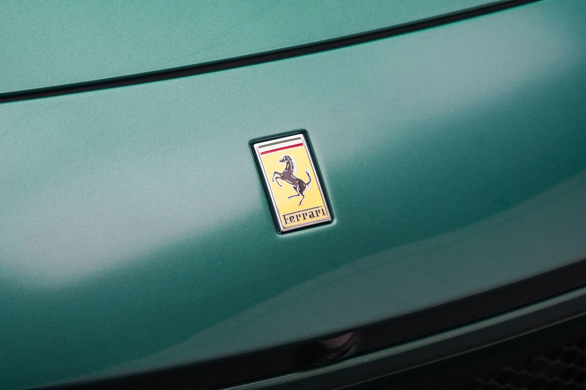 mph030_1408816882_Used_2025_Ferrari_Purosangue_Verde_Pino_1757451460_946877becd
