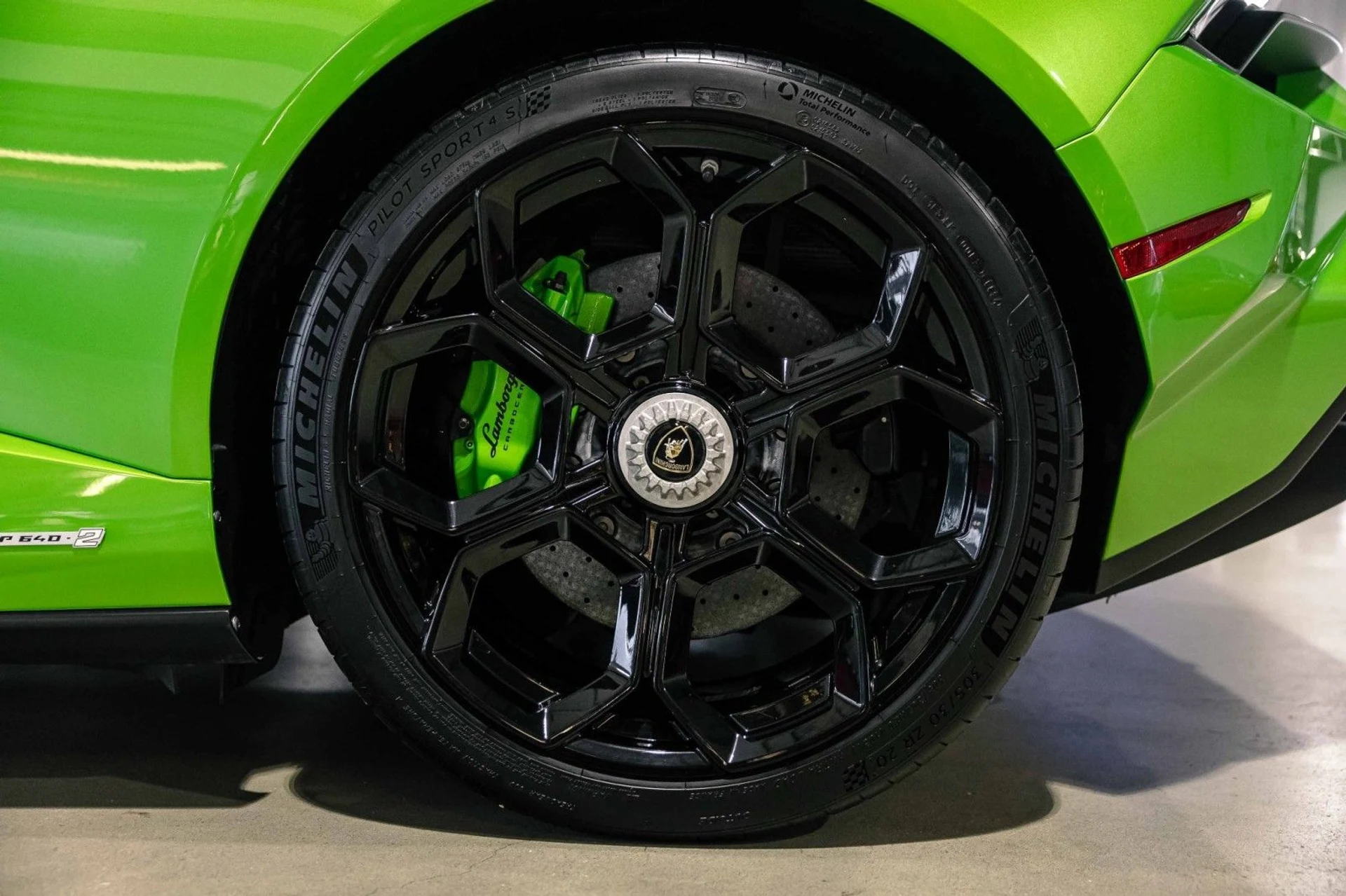 mph030_142683936_8_A_38d364ca81