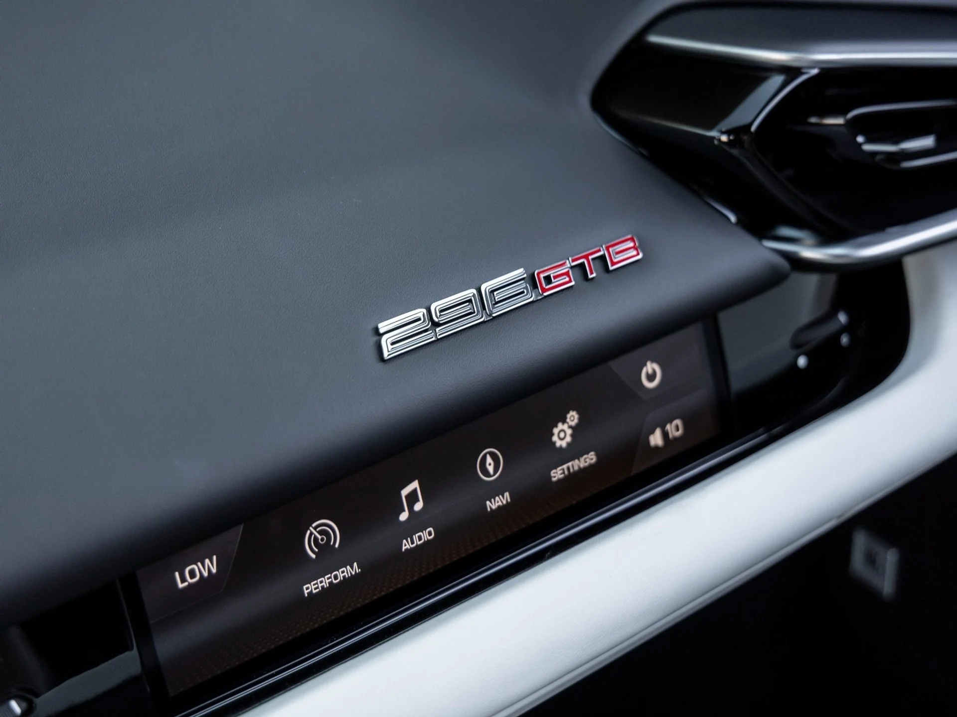 mph030_1447081728_32_5808a1ed03